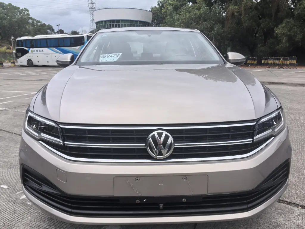 Volkswagen Bora  из Китая