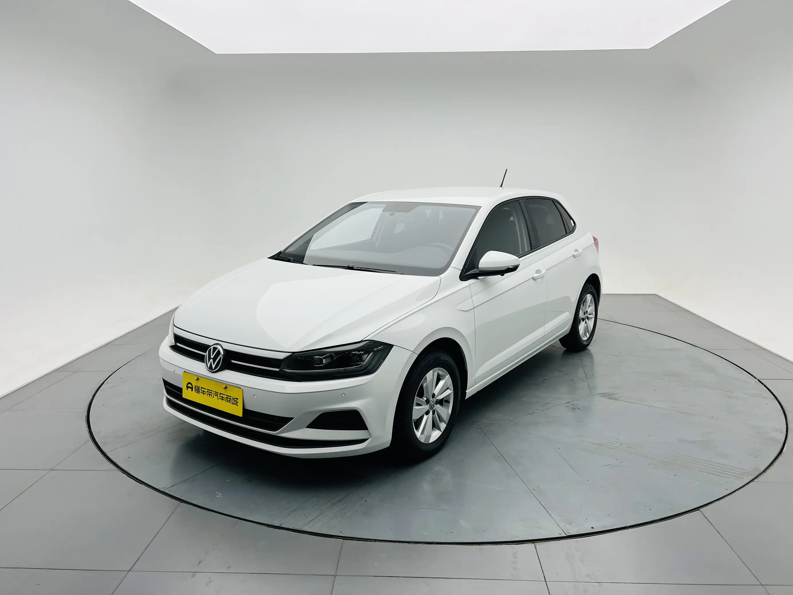 Volkswagen Polo  из Китая