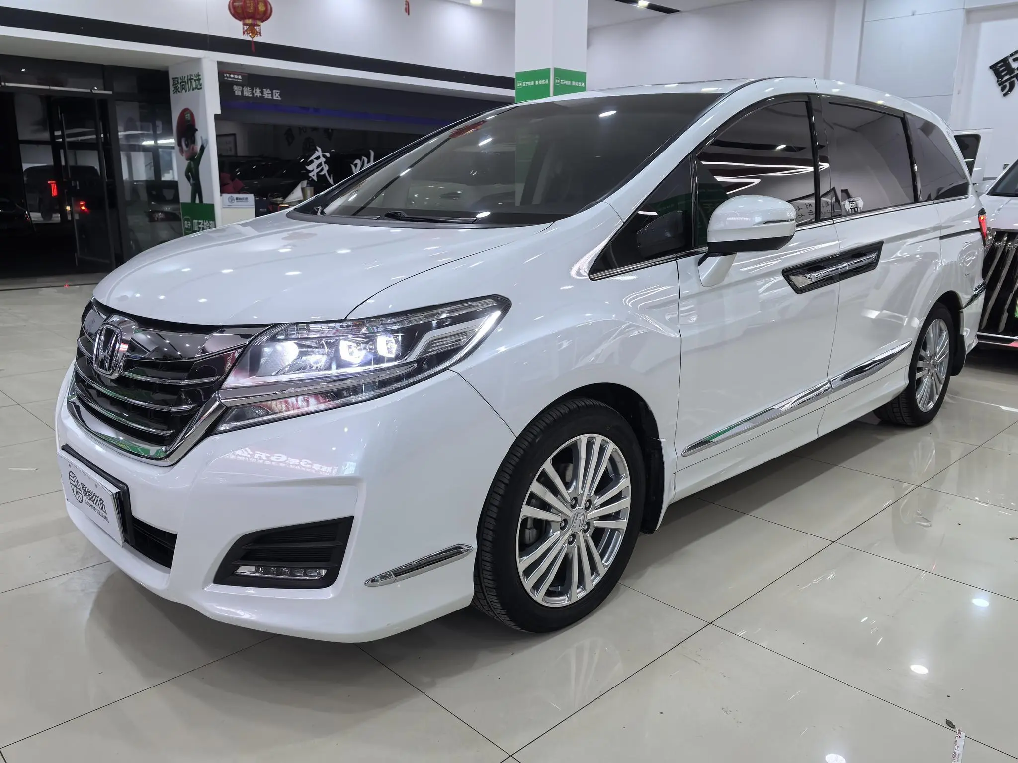 Honda Elysion (Alison)  из Китая