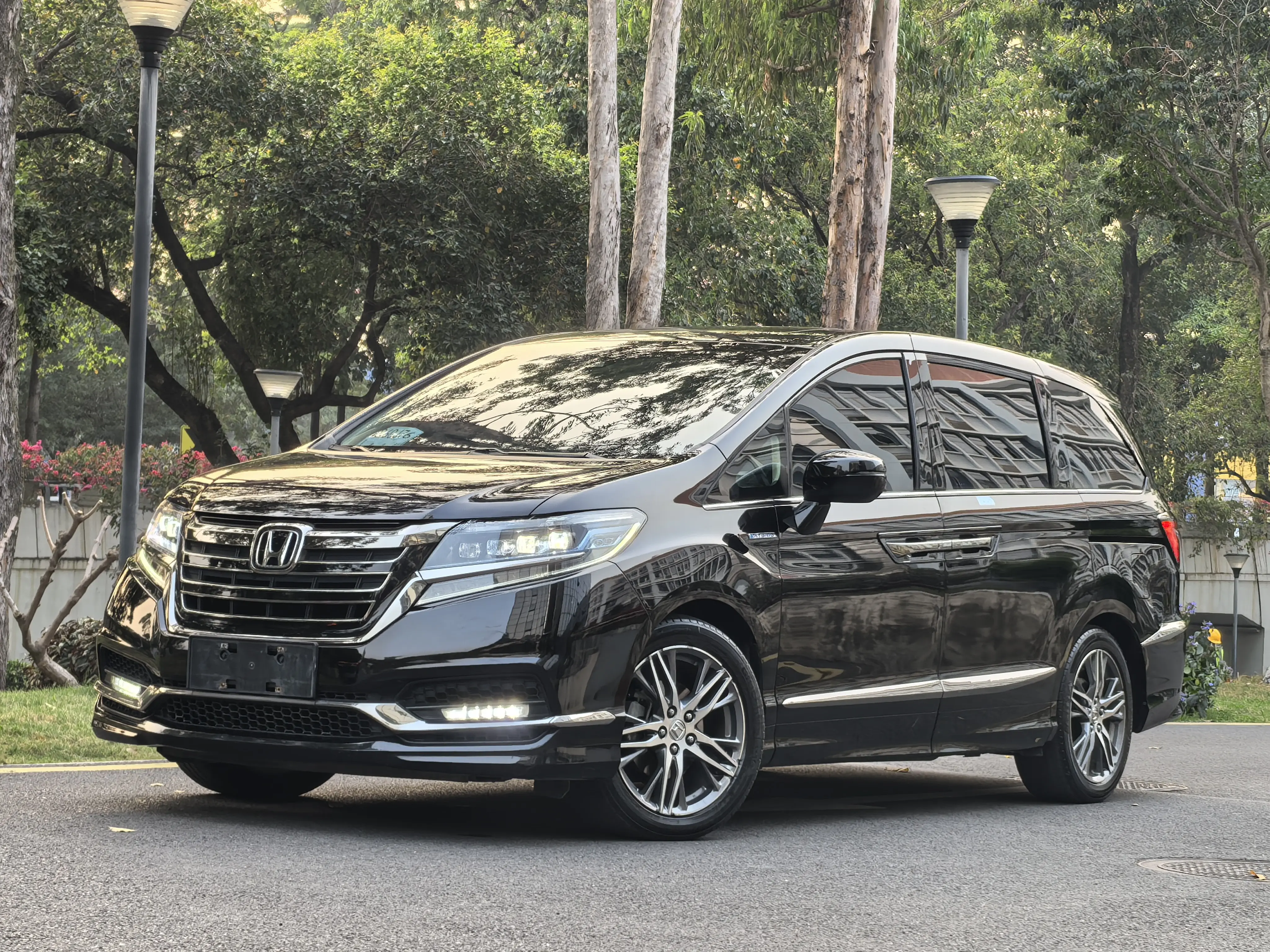 Honda Elysion (Alison)  из Китая