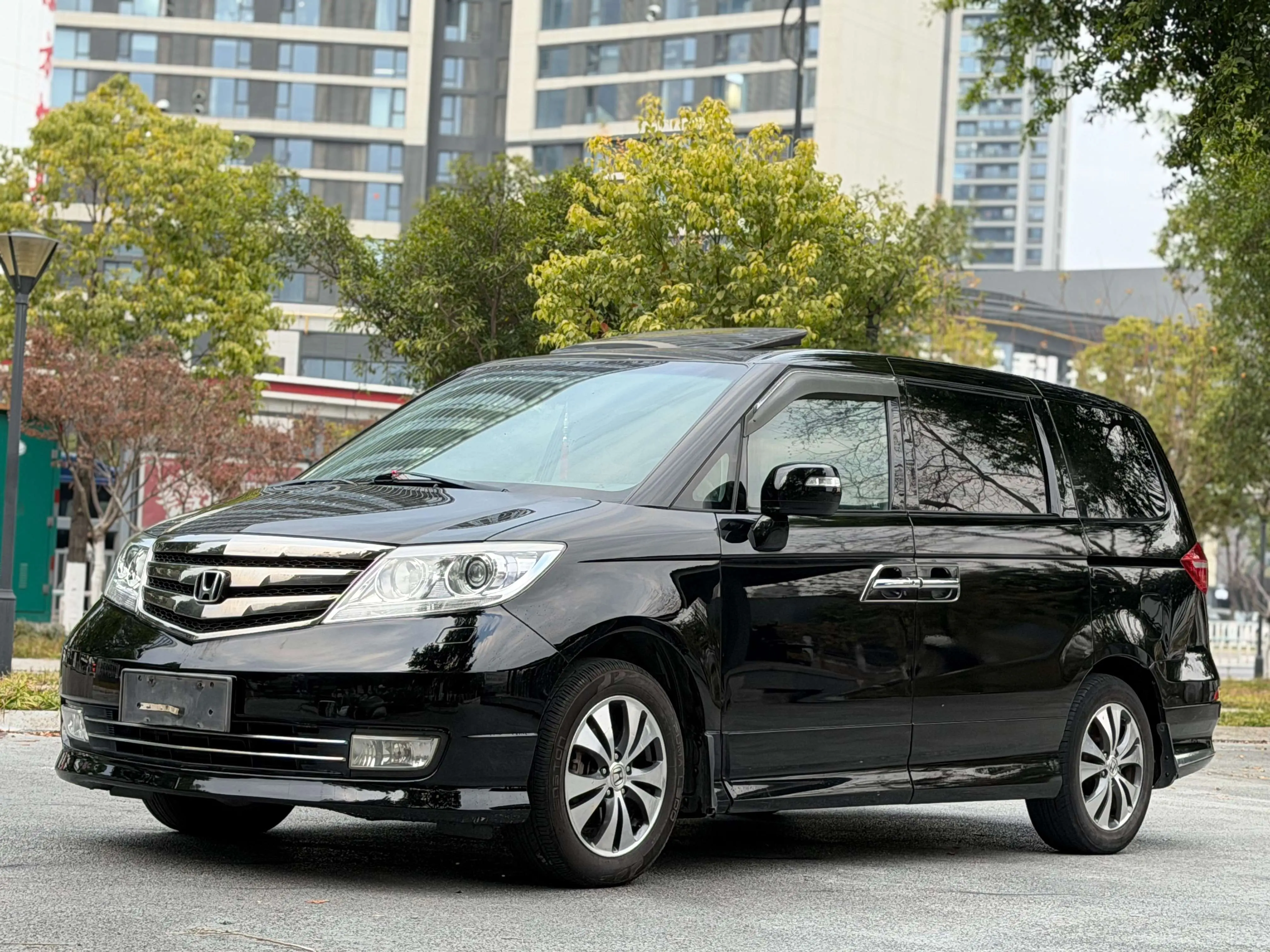 Honda Elysion (Alison)  из Китая