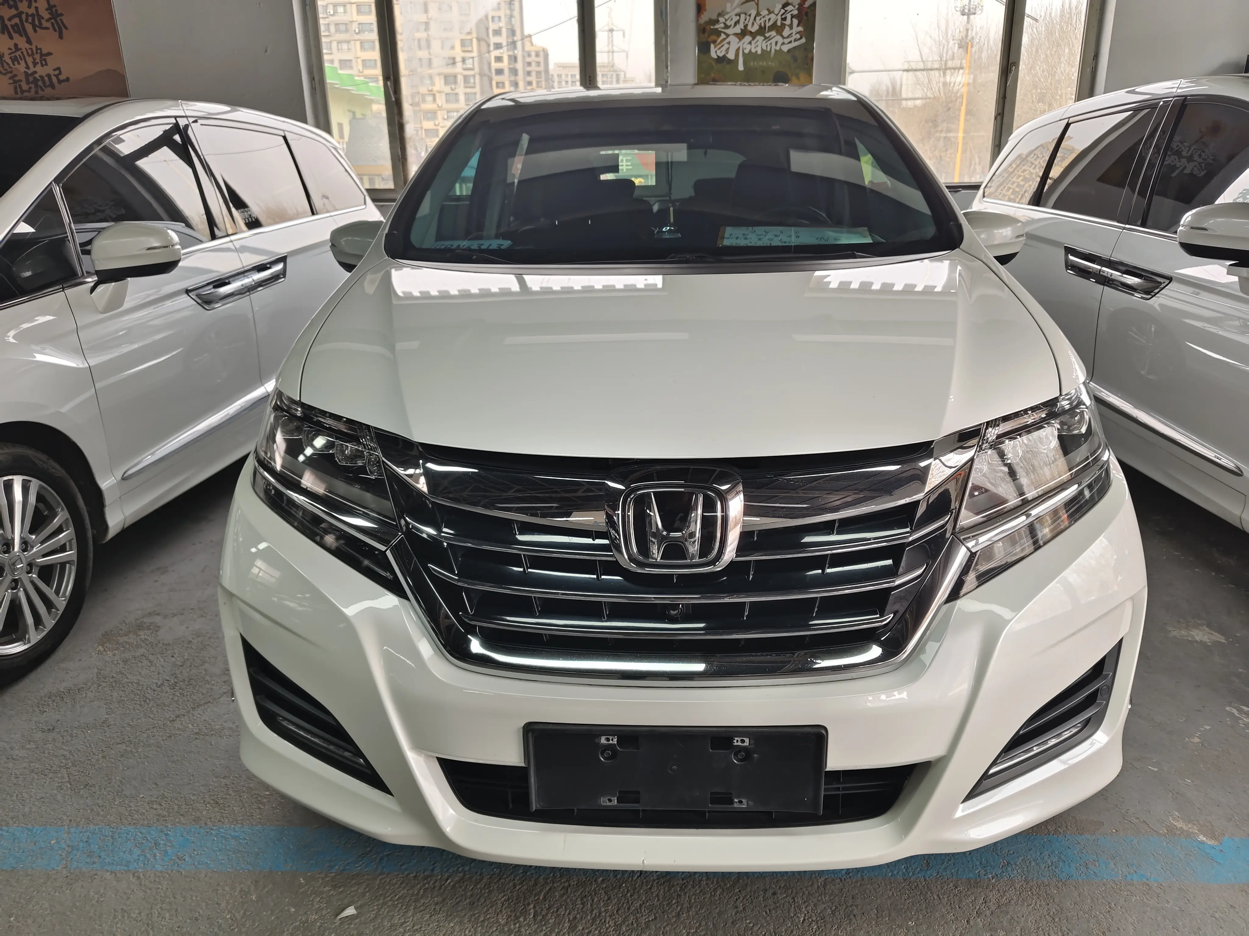 Honda Elysion (Alison)  из Китая