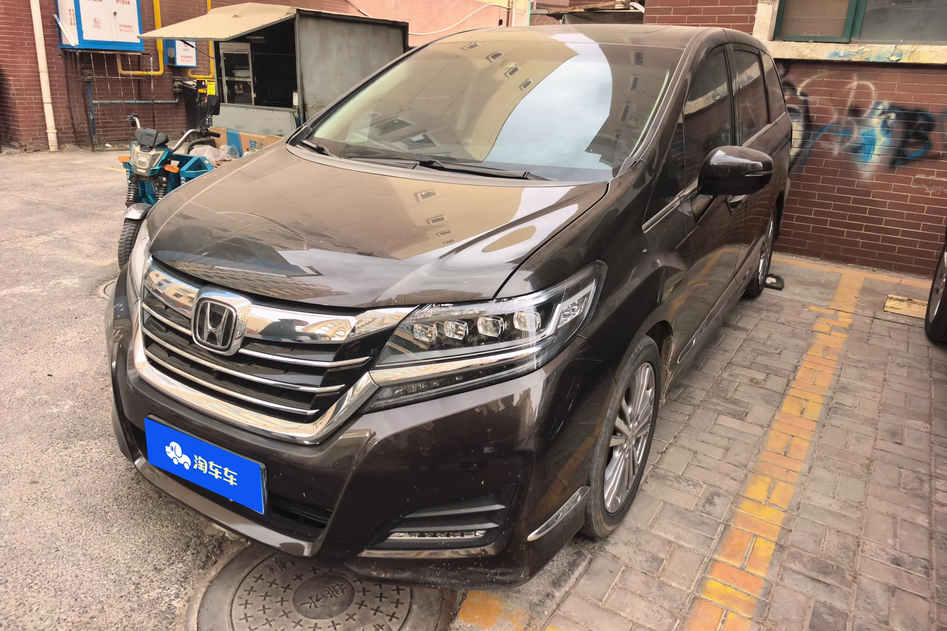 Honda Elysion (Alison)  из Китая