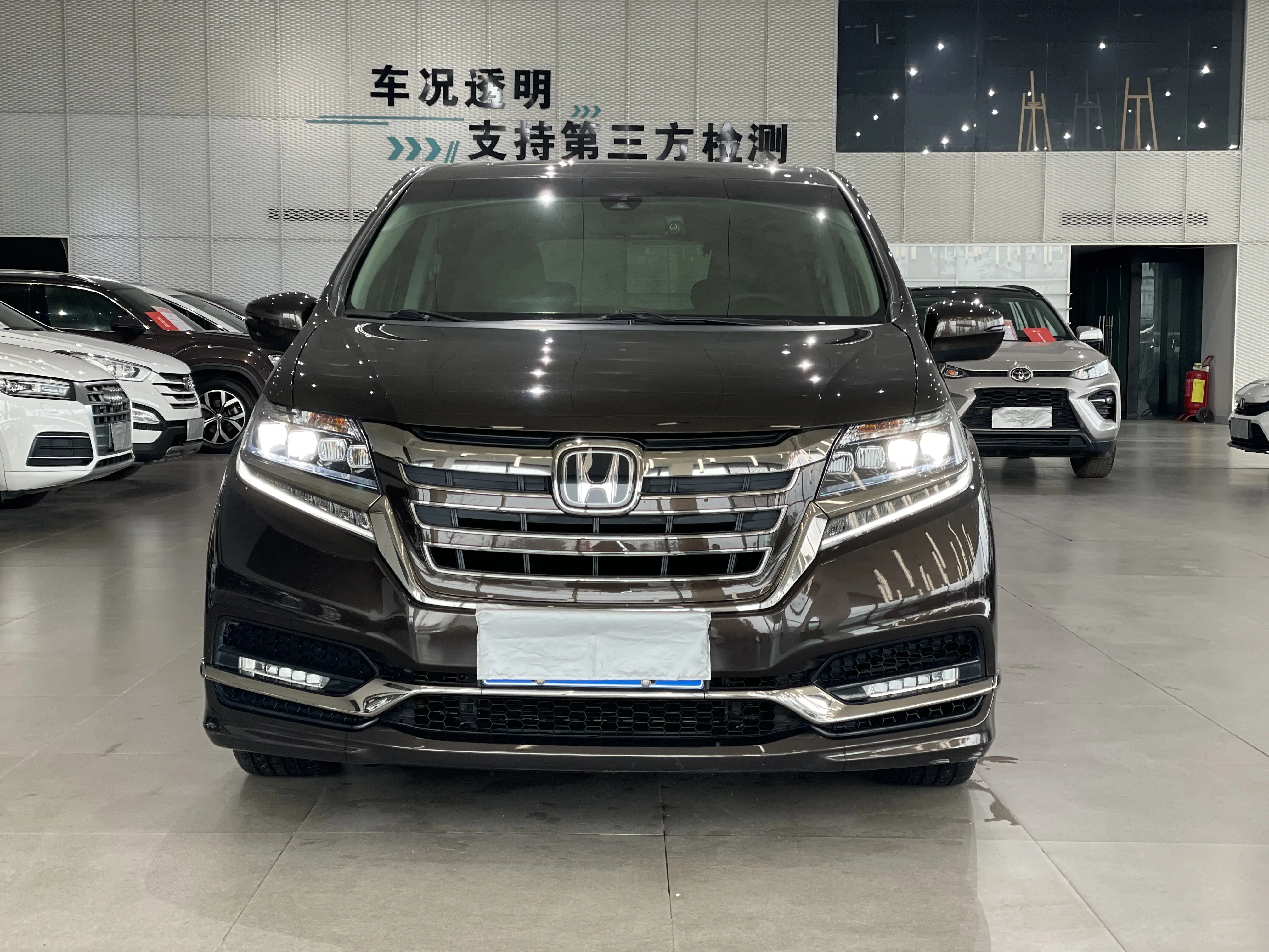 Honda Elysion (Alison)  из Китая