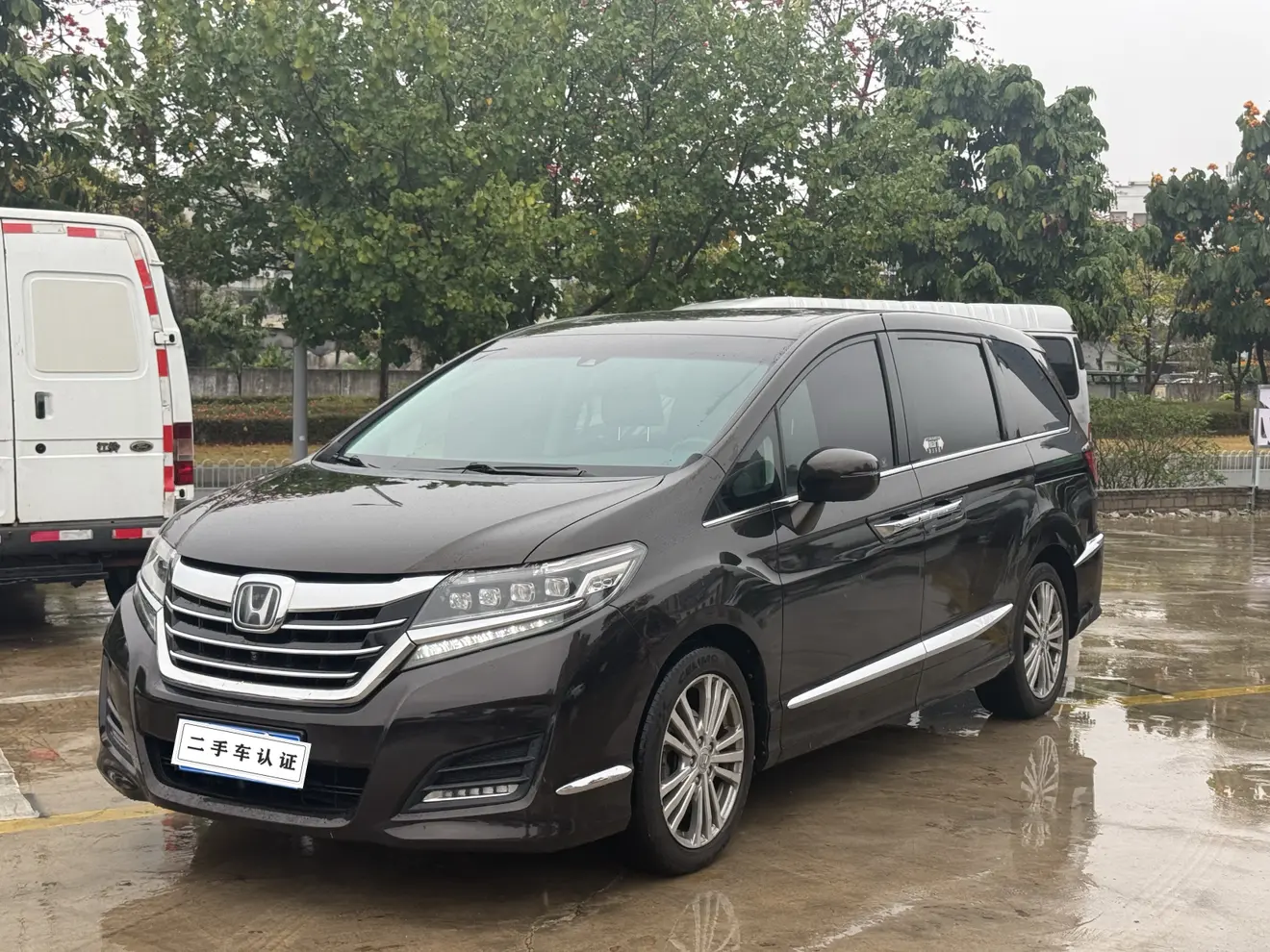 Honda Elysion (Alison)  из Китая