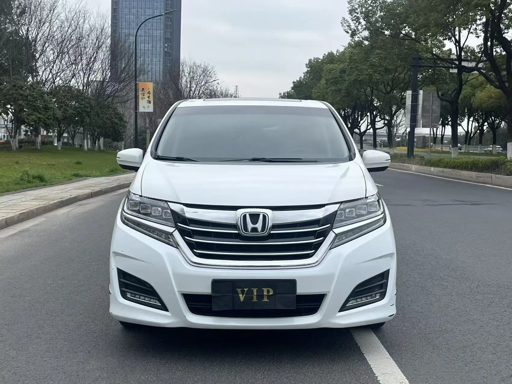 Honda Elysion (Alison)  из Китая