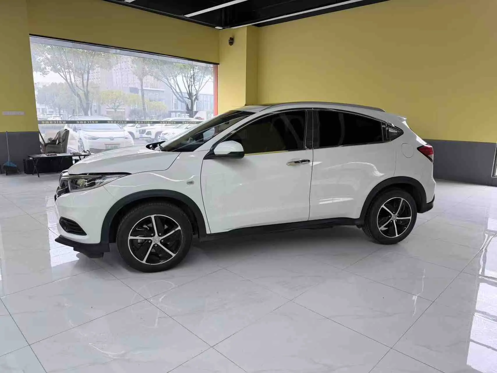Honda Vezel (Binzhi)  из Китая