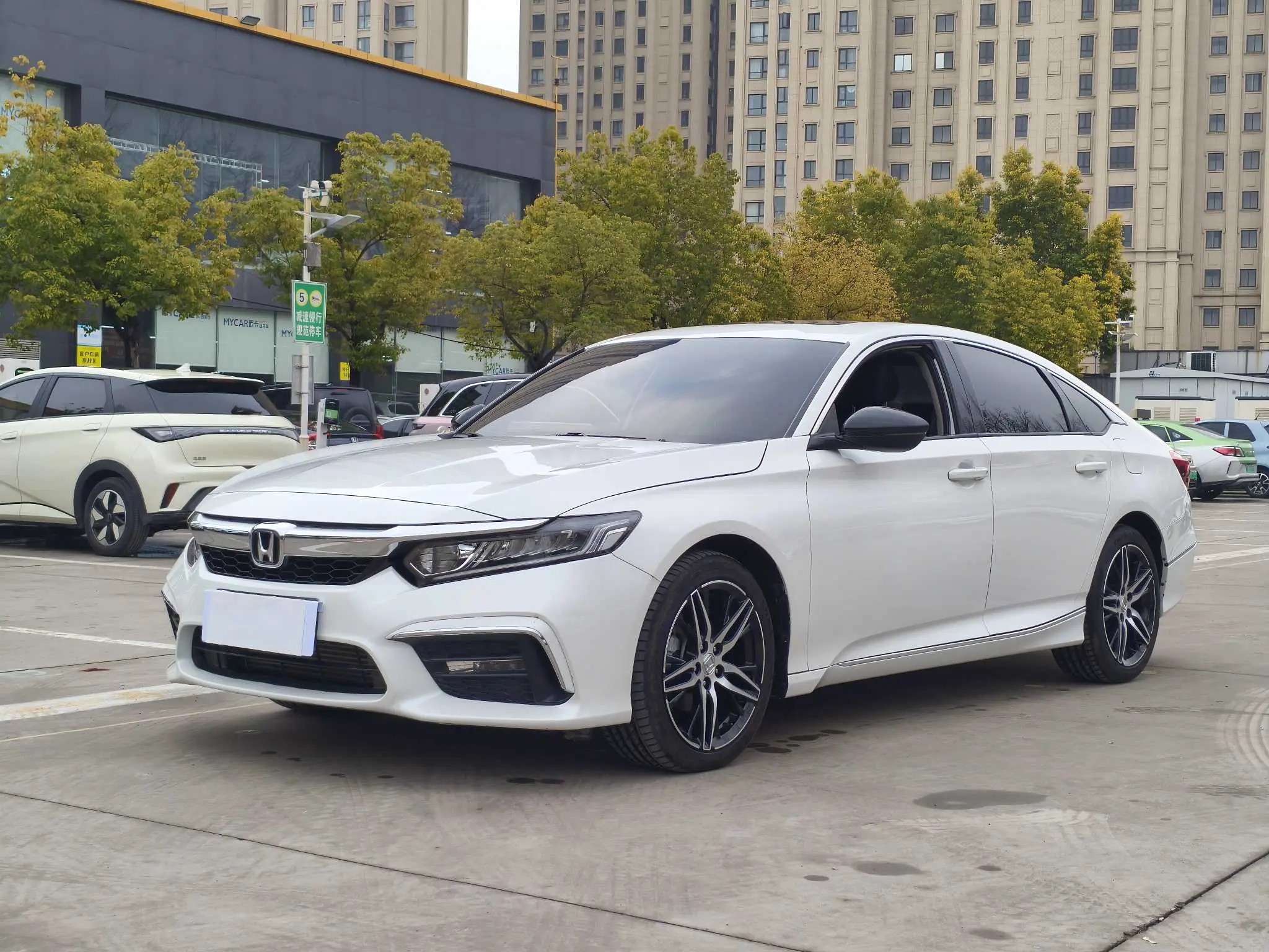 Honda Inspire (Yingshipai)  из Китая