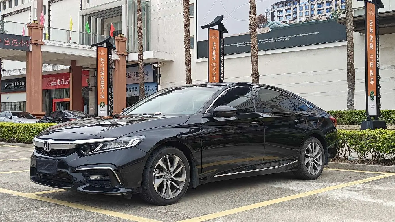 Honda Inspire (Yingshipai)  из Китая