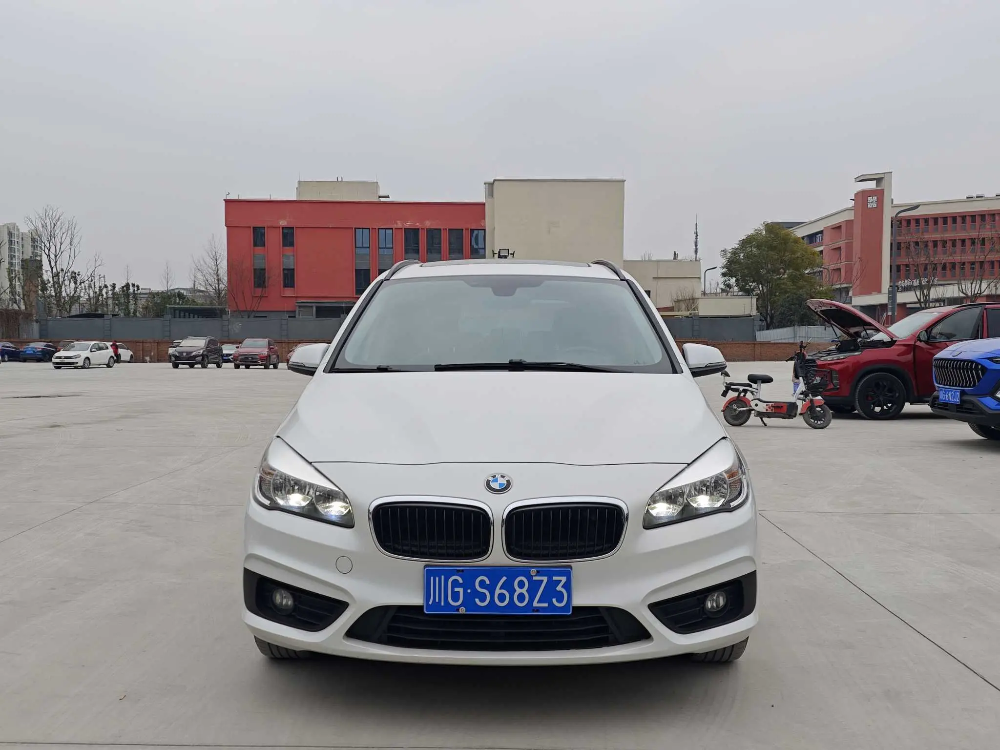 BMW 2 Series Active Tourer  из Китая