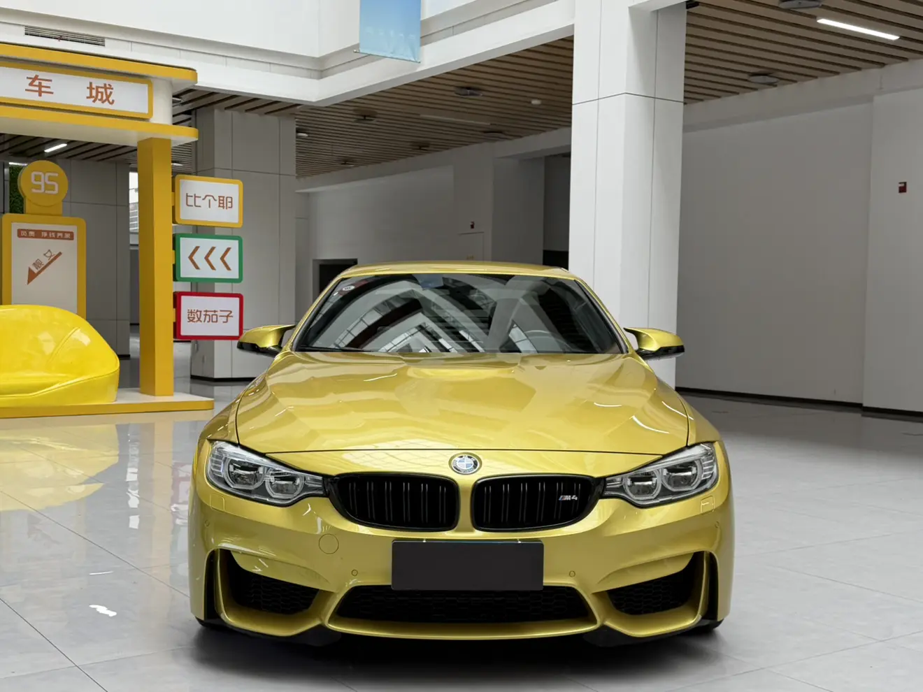 BMW M4  из Китая