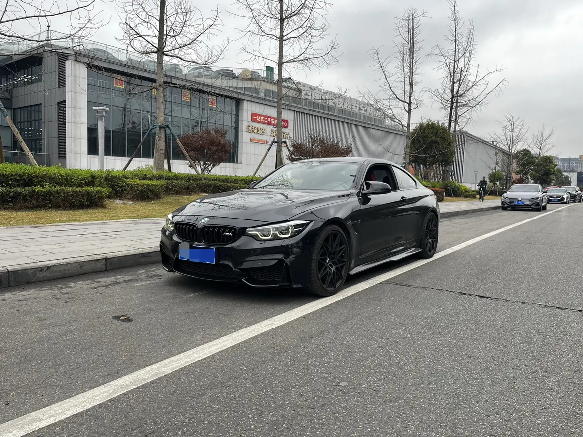 BMW M4  из Китая