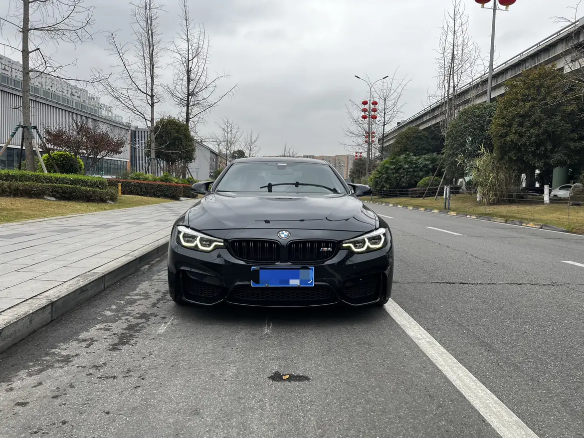 BMW M4  из Китая