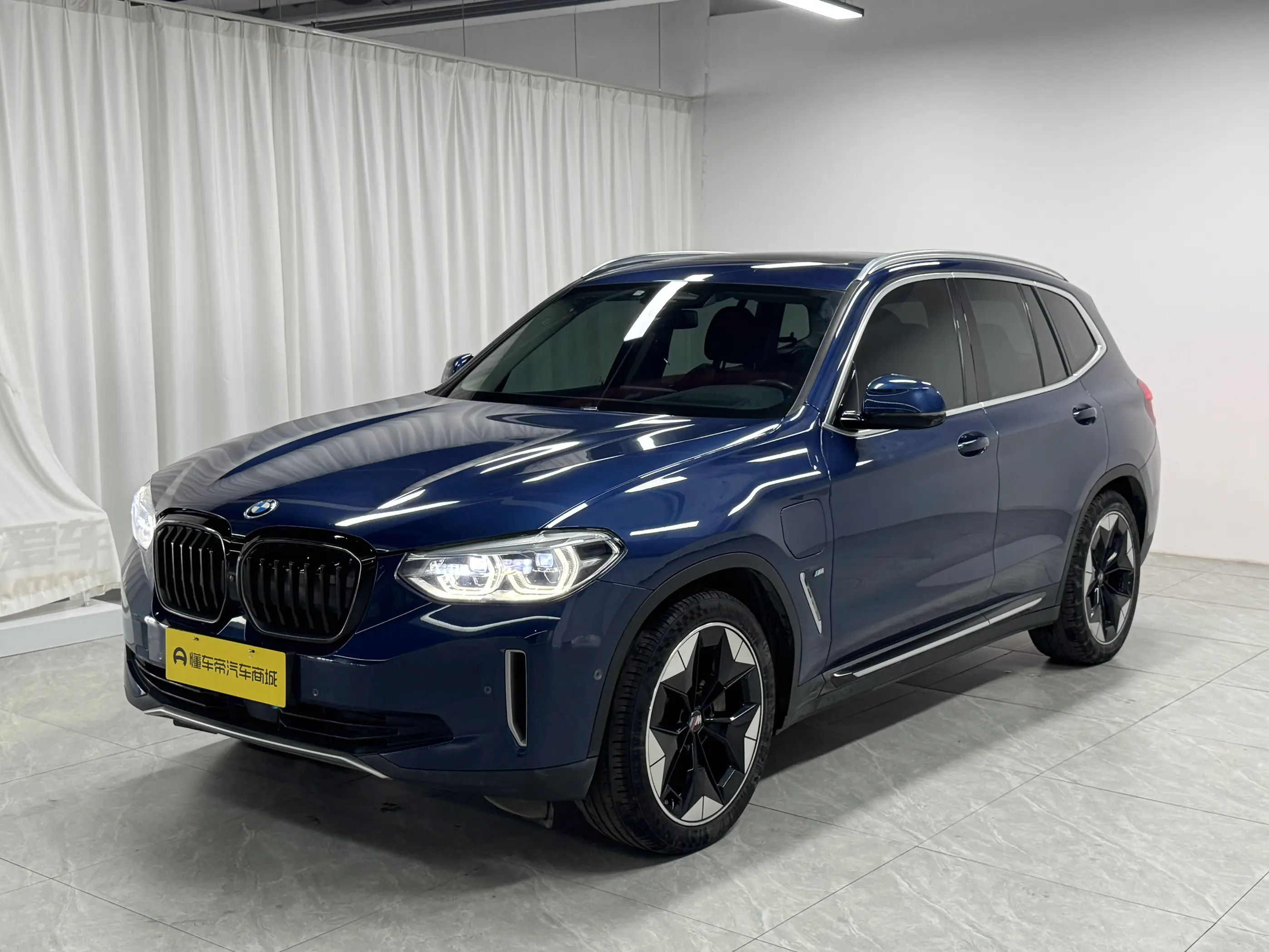 BMW iX3  из Китая