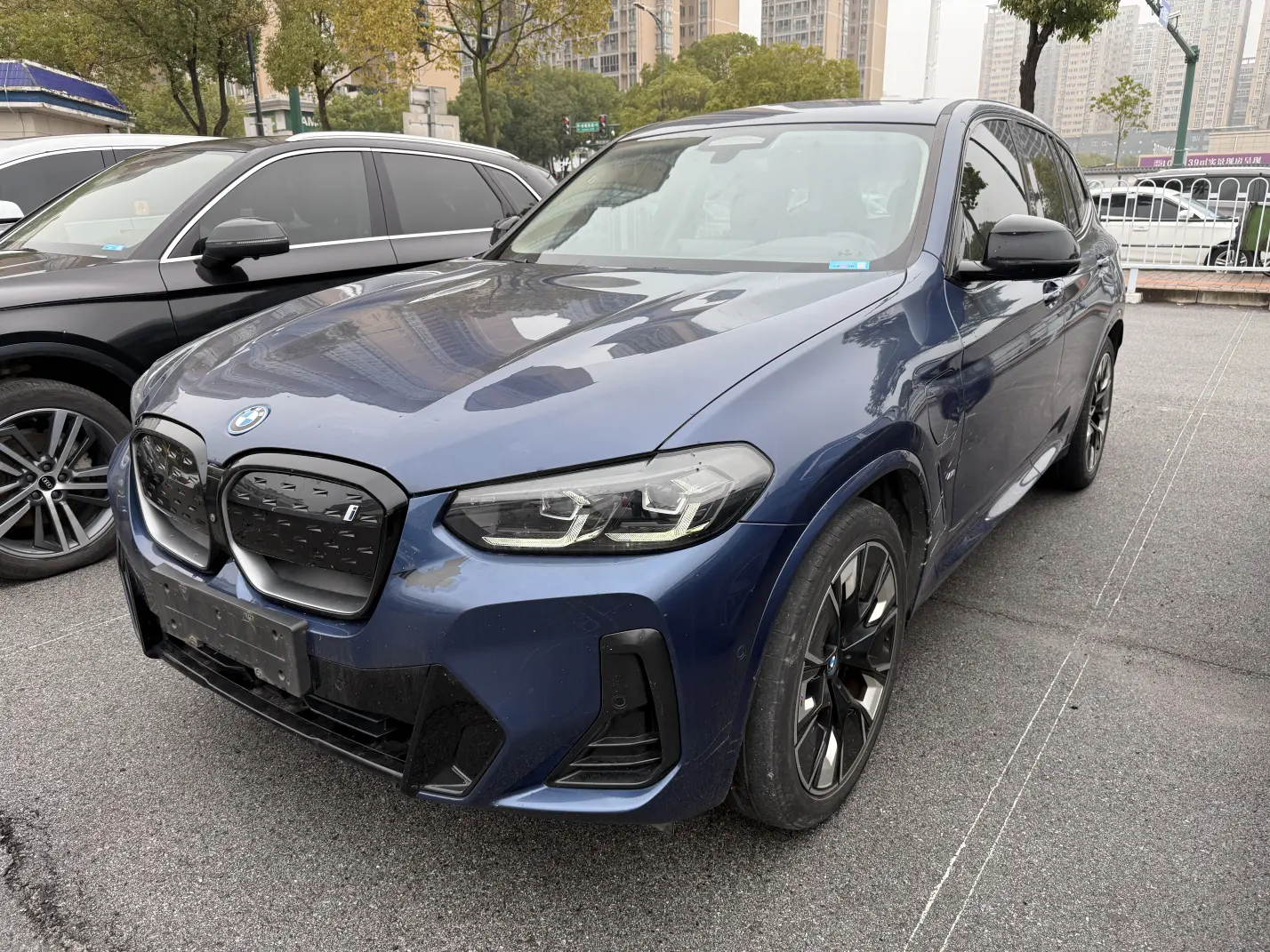 BMW iX3  из Китая