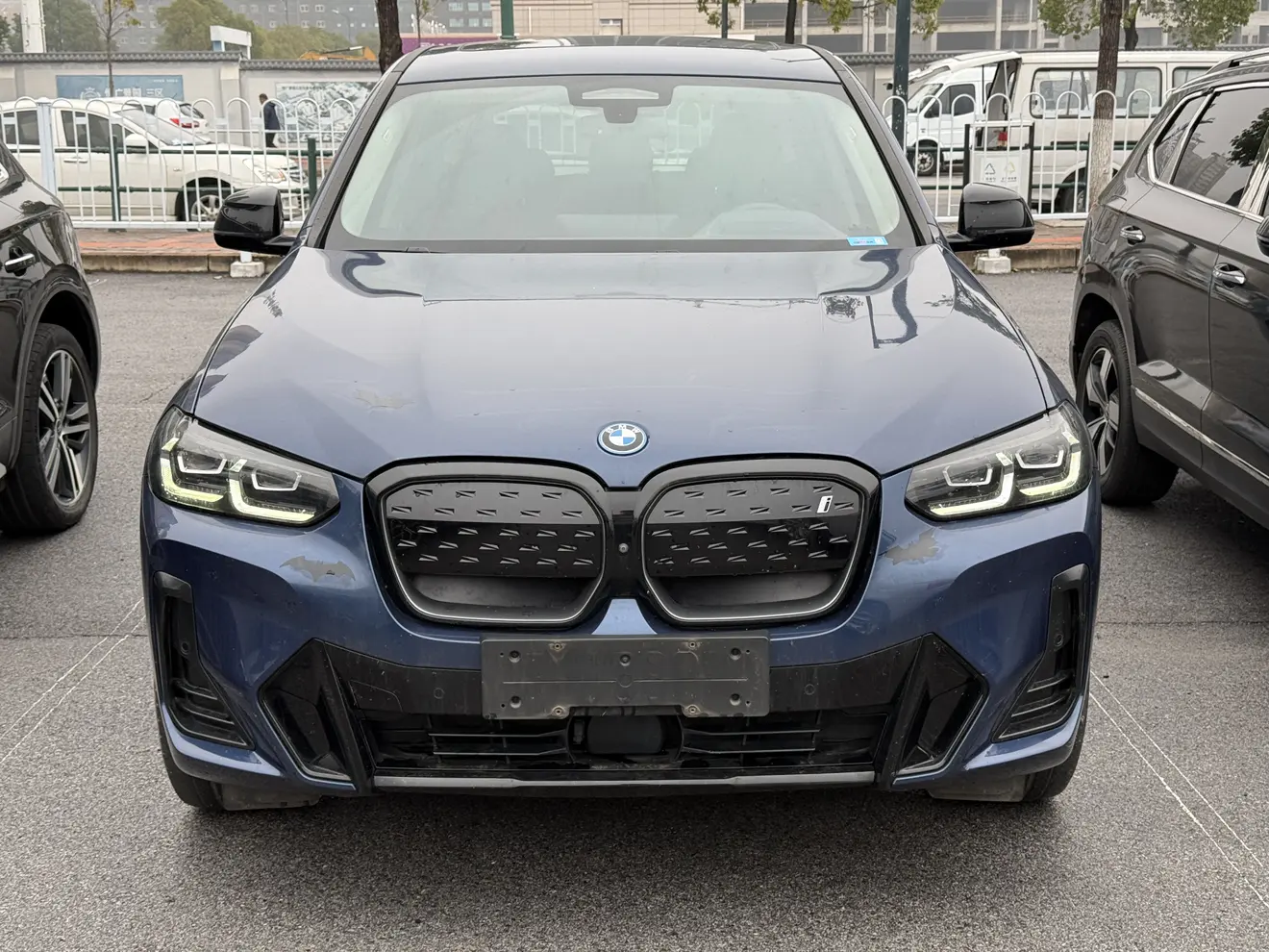 BMW iX3  из Китая