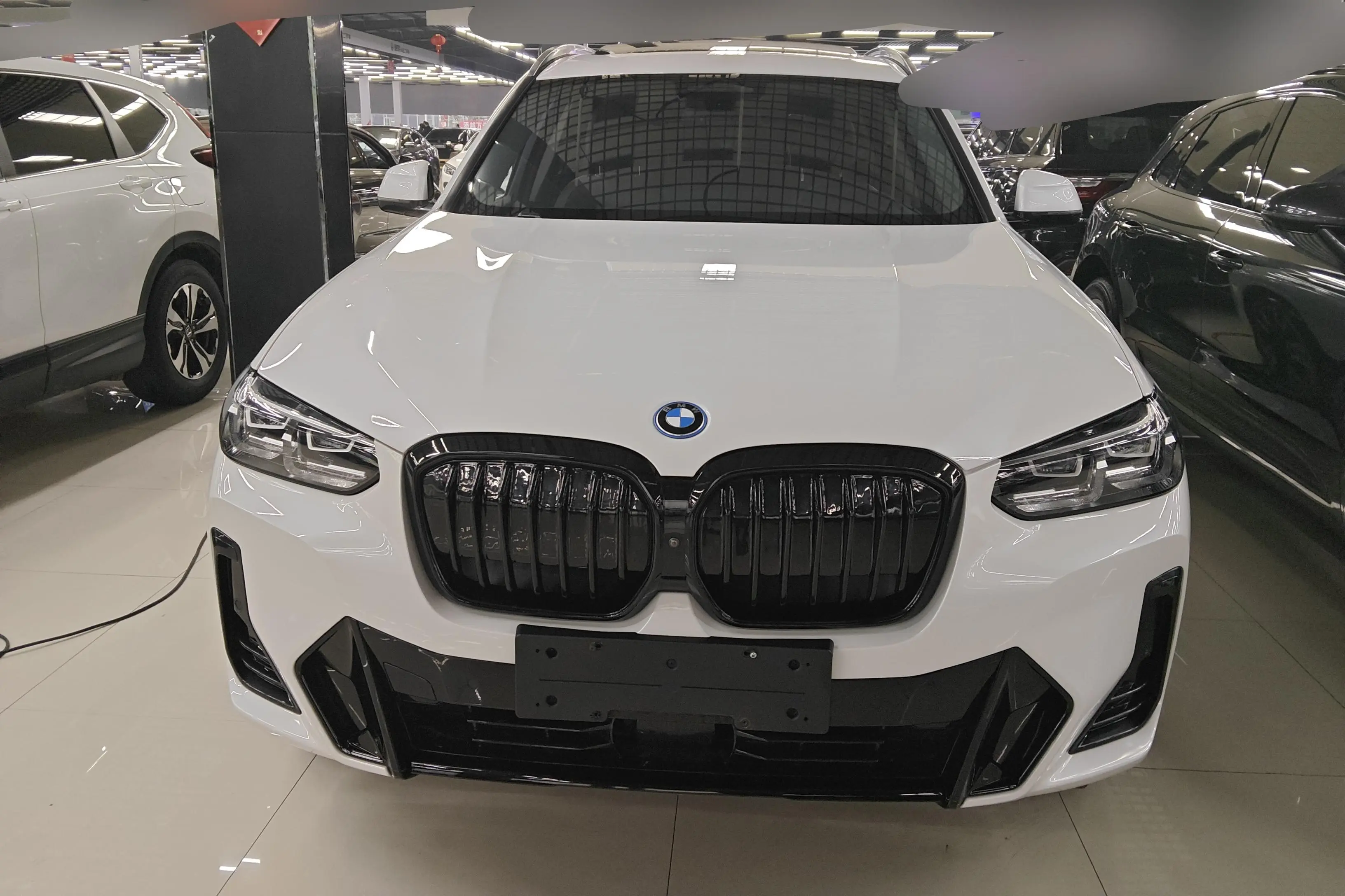BMW iX3  из Китая