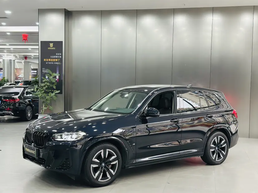 BMW iX3