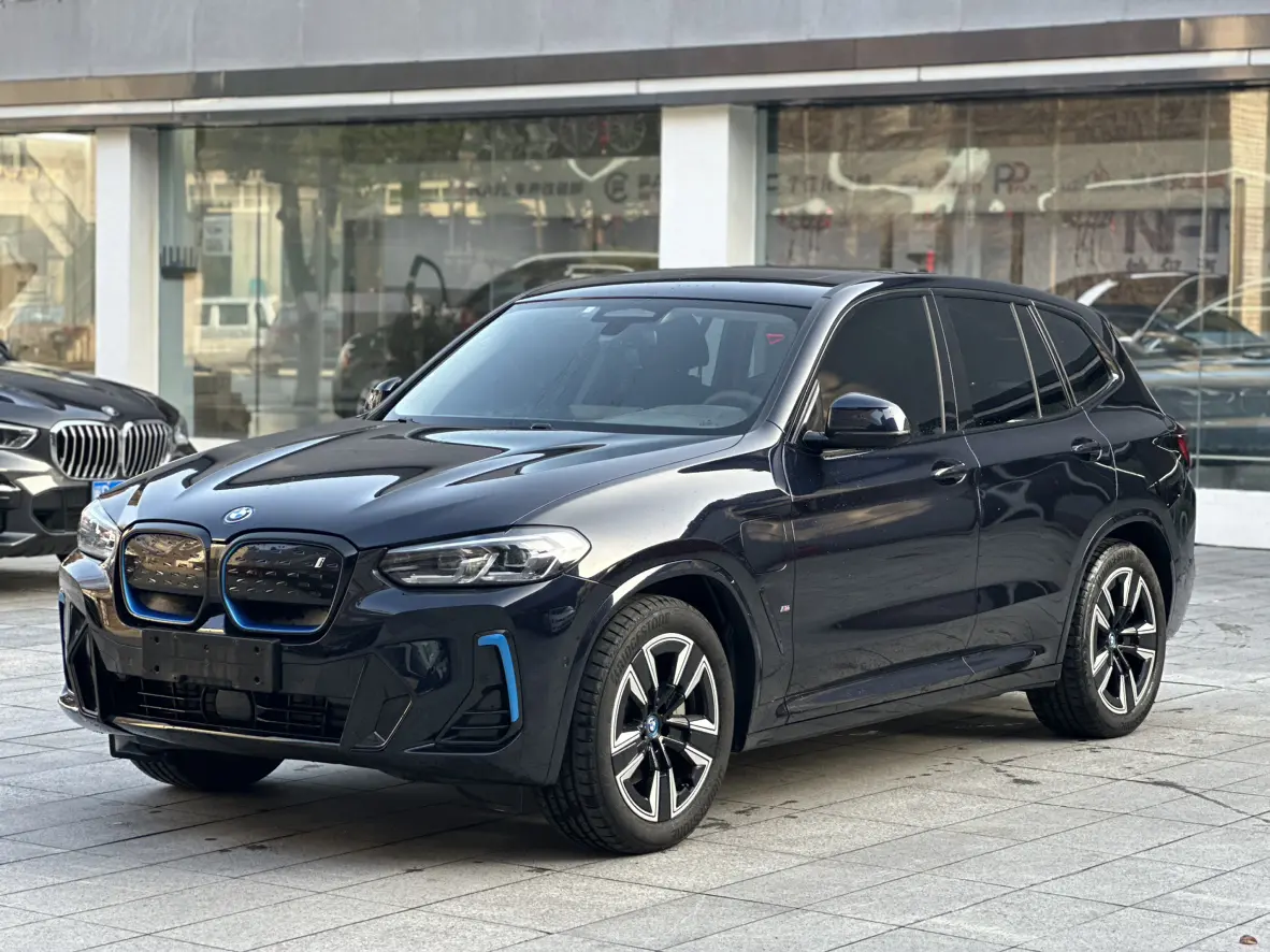BMW iX3  из Китая