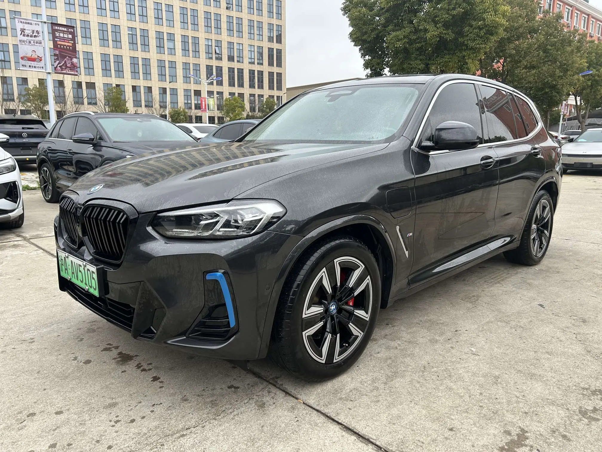 BMW iX3  из Китая
