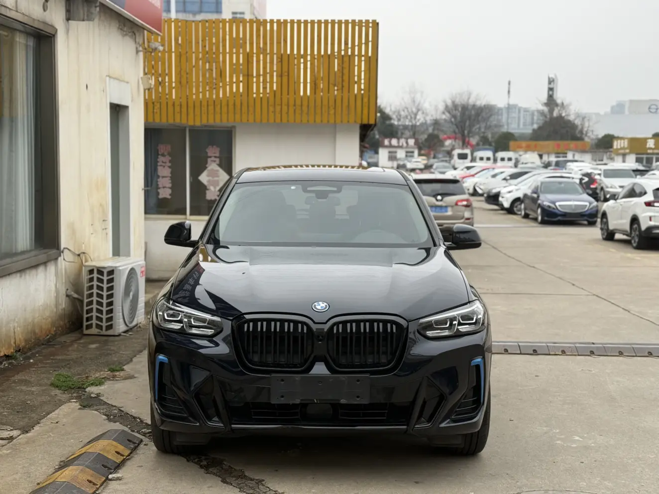 BMW iX3  из Китая