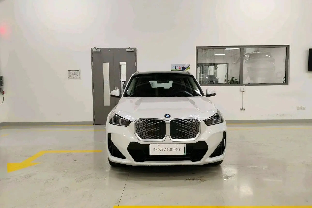 BMW iX1  из Китая