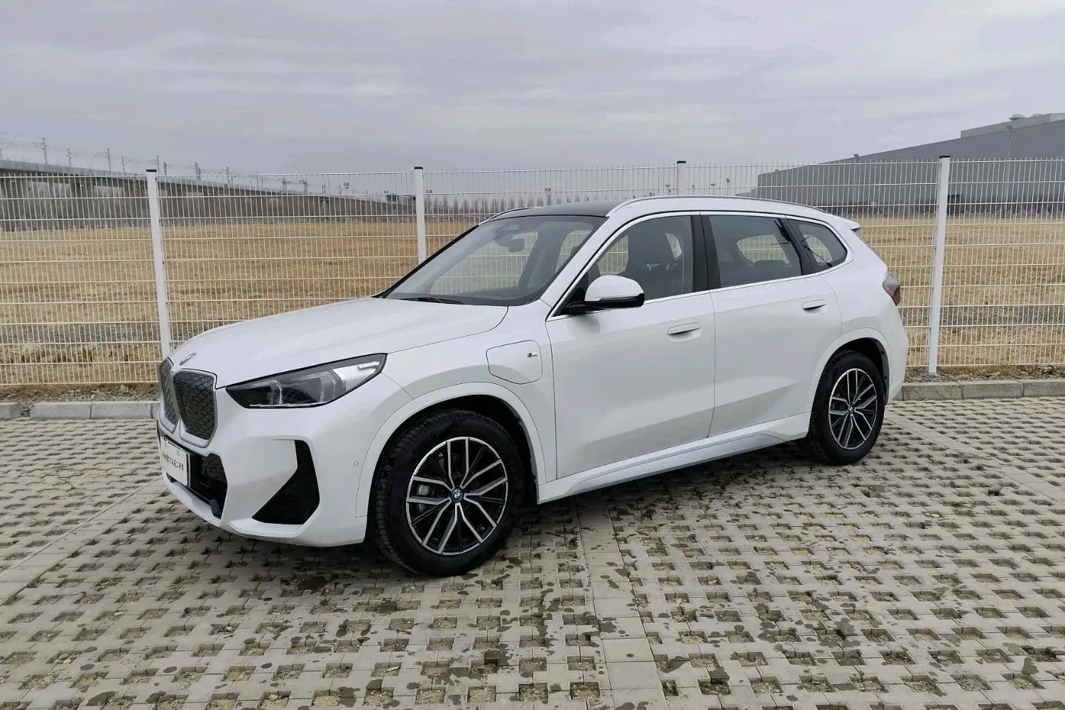 BMW iX1  из Китая