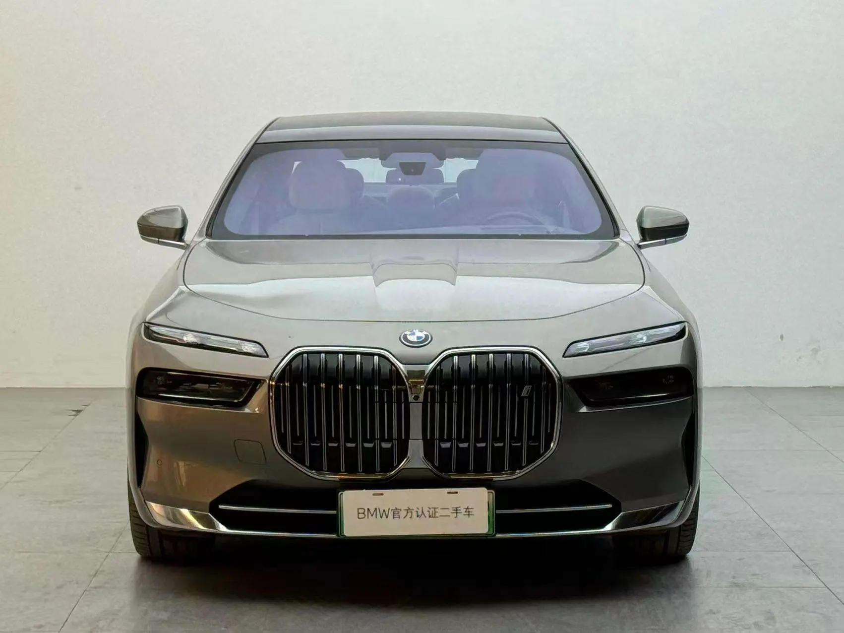 BMW i7  из Китая