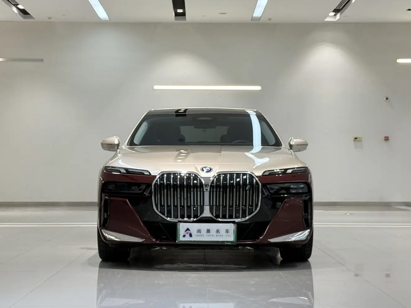 BMW i7  из Китая