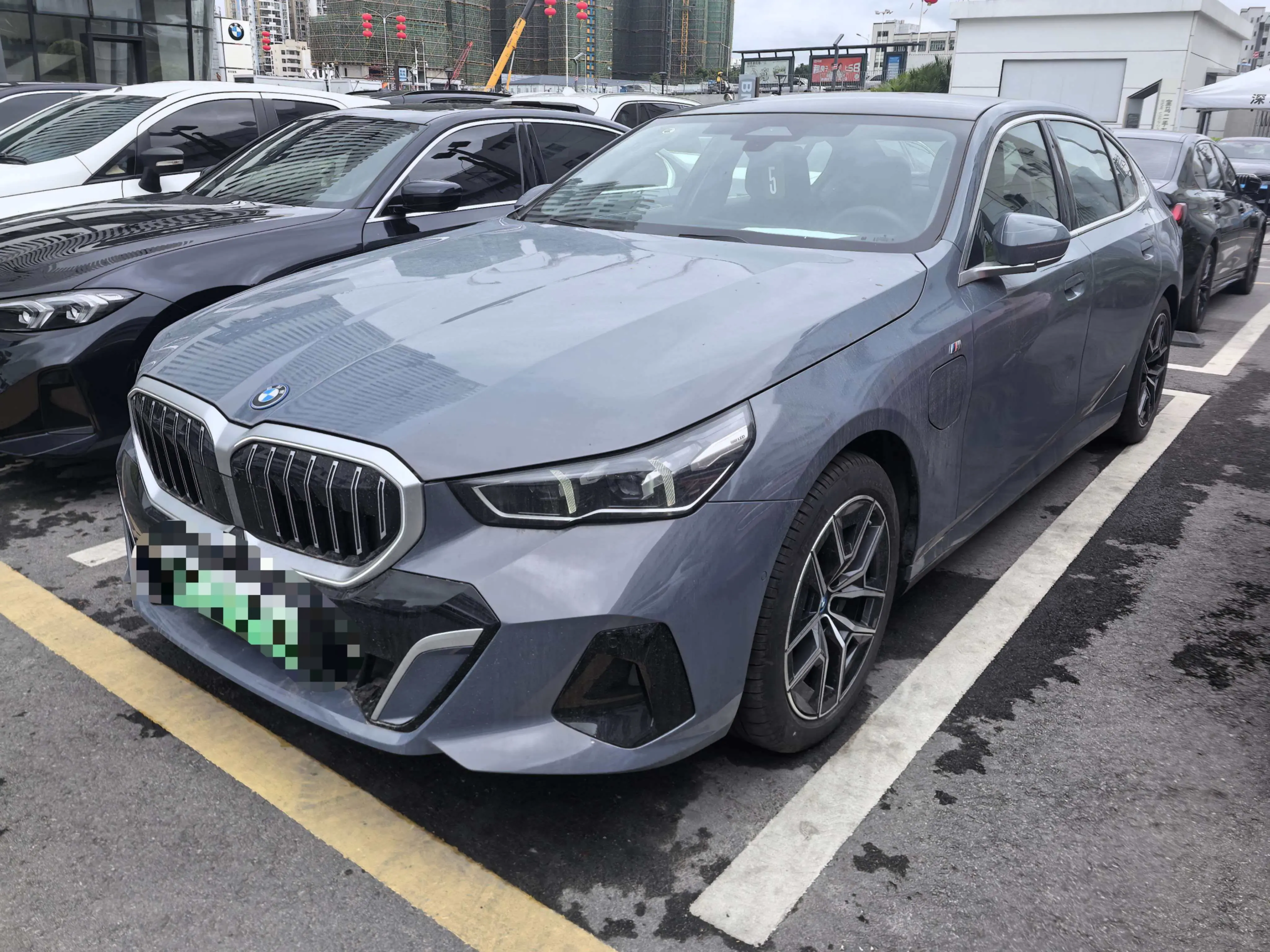 BMW i5