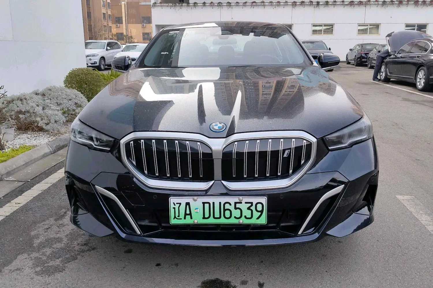 BMW i5  из Китая