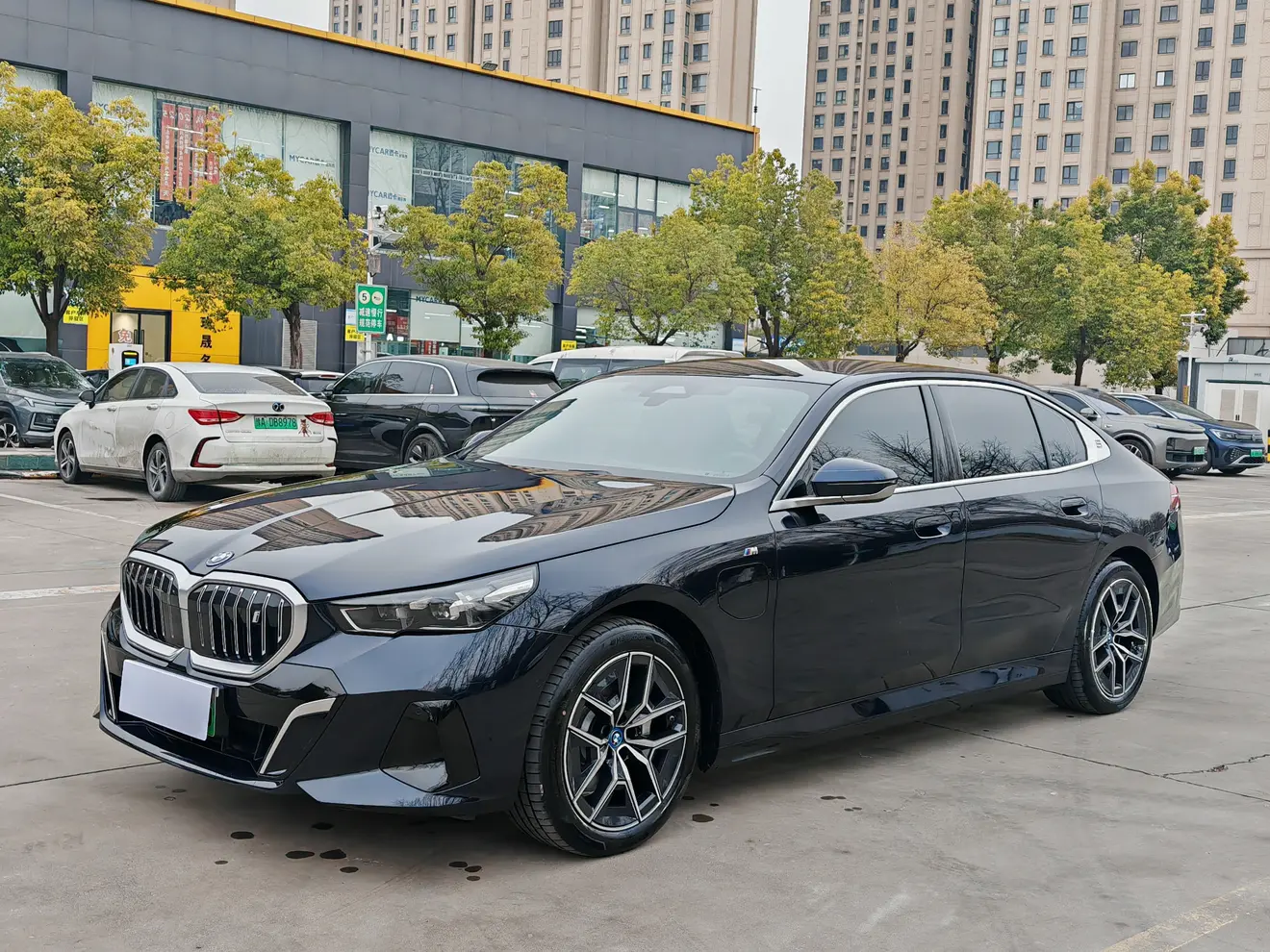 BMW i5  из Китая