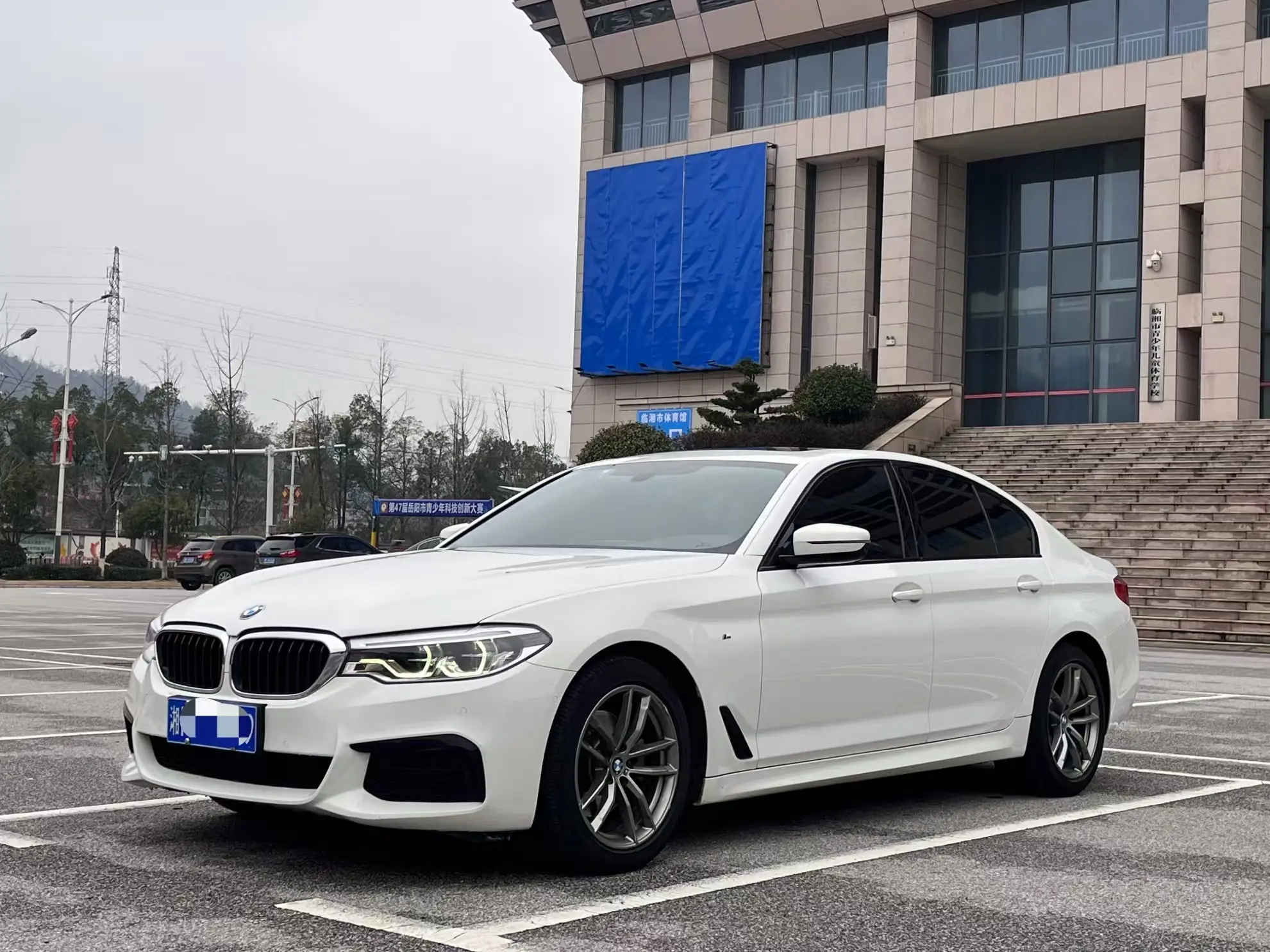 BMW 5 Series  из Китая