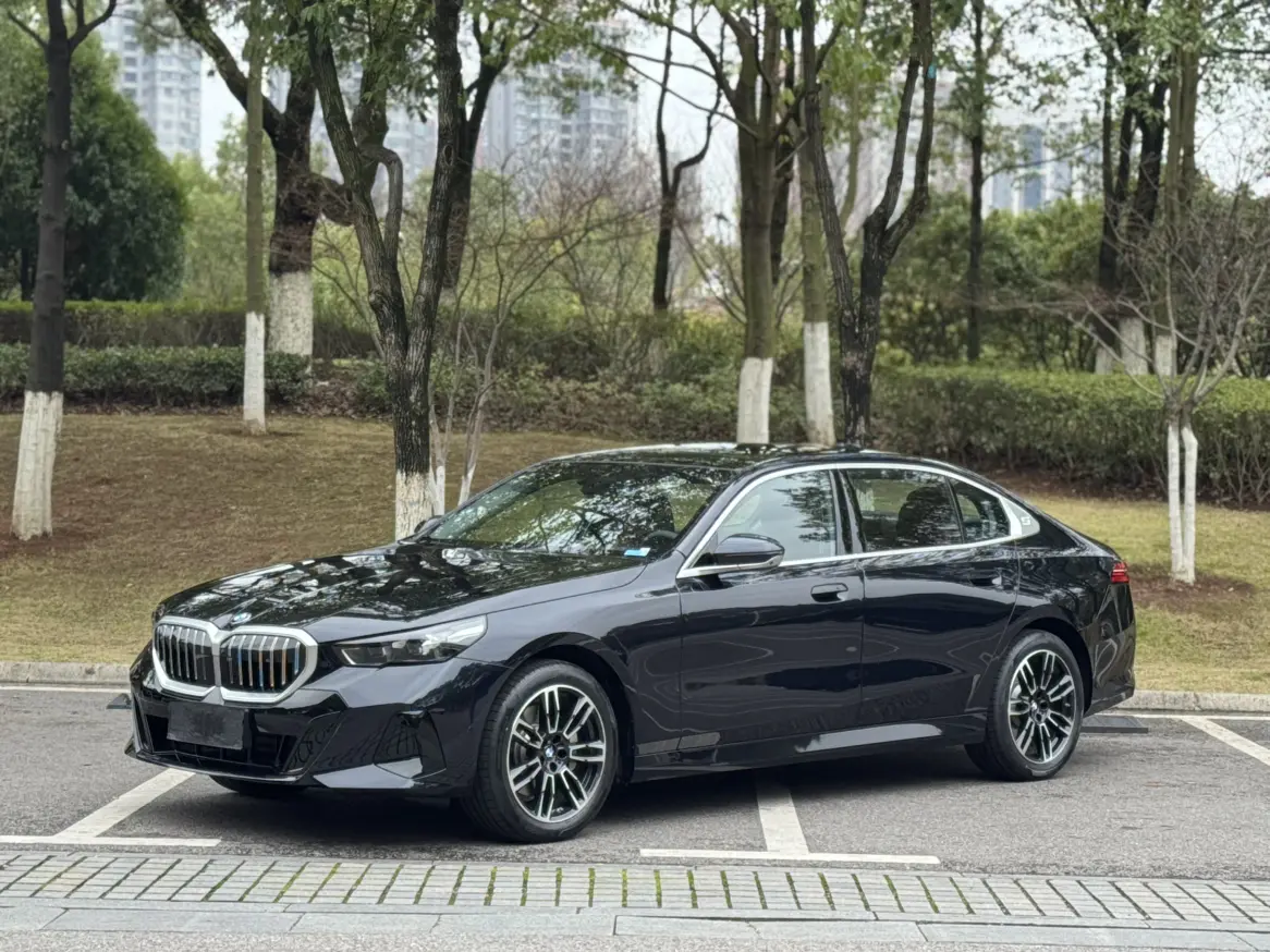 BMW 5 Series  из Китая