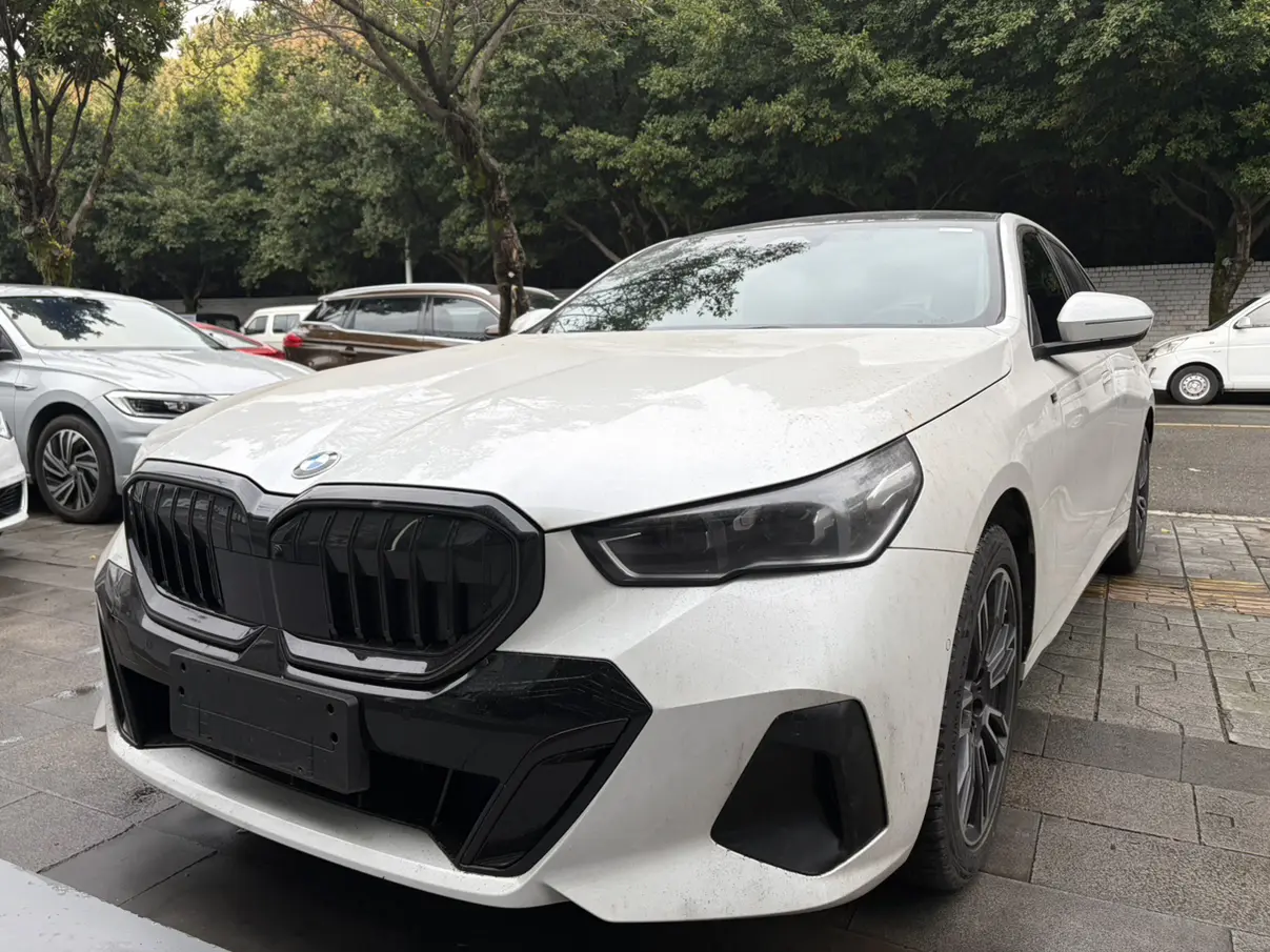 BMW 5 Series  из Китая