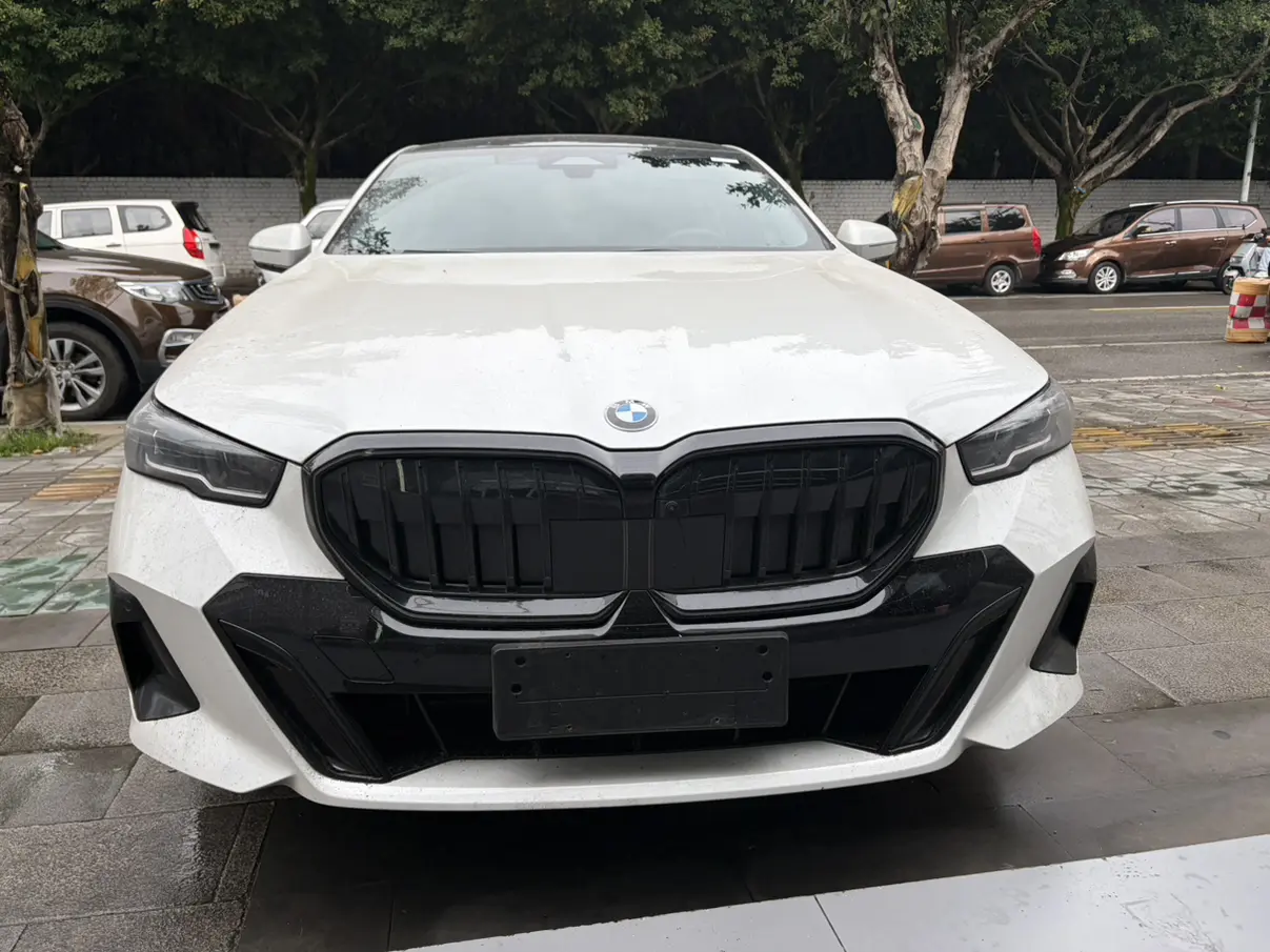 BMW 5 Series  из Китая