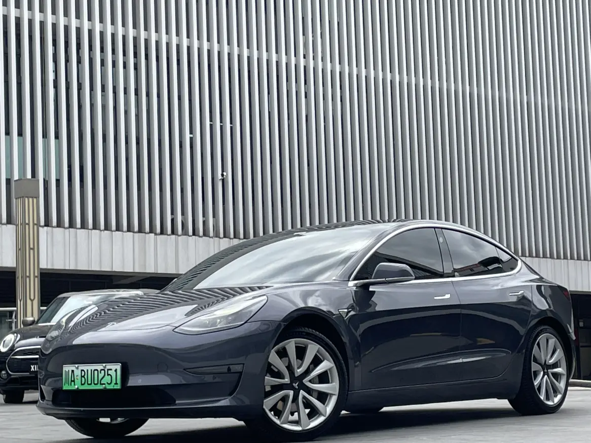 Tesla Model 3  из Китая