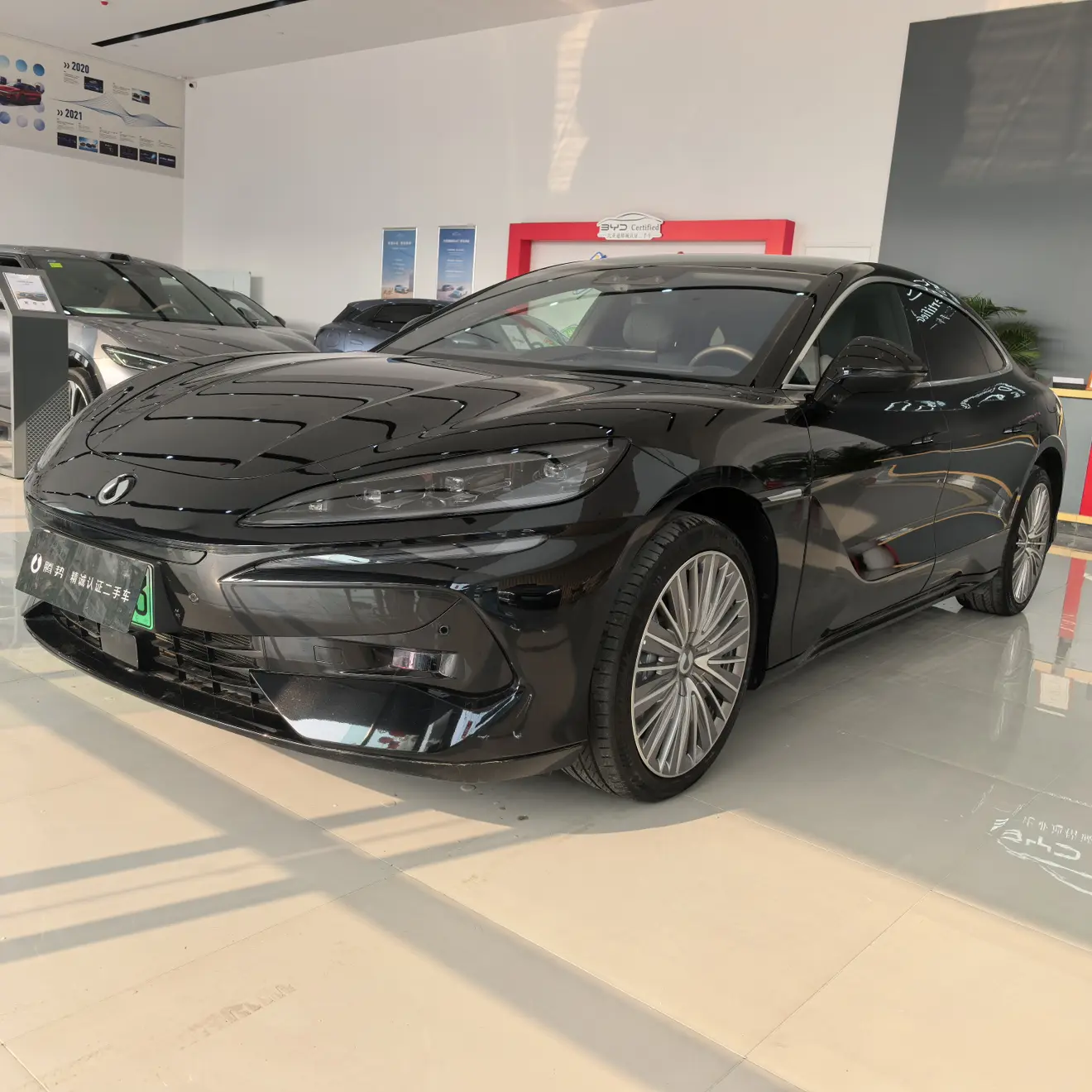 Denza Tengzhong Z9 DM  из Китая