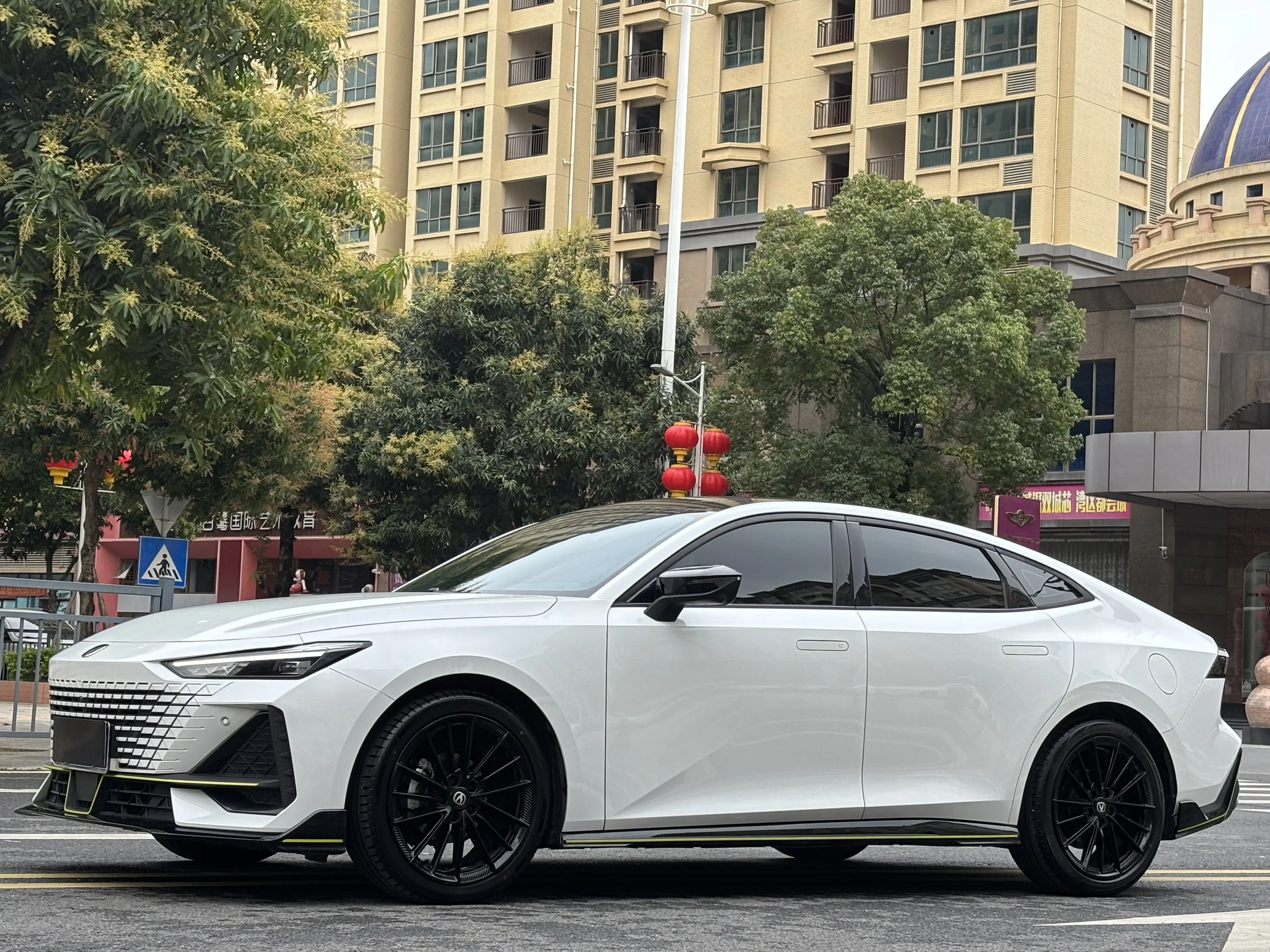 Changan UNI-V  из Китая