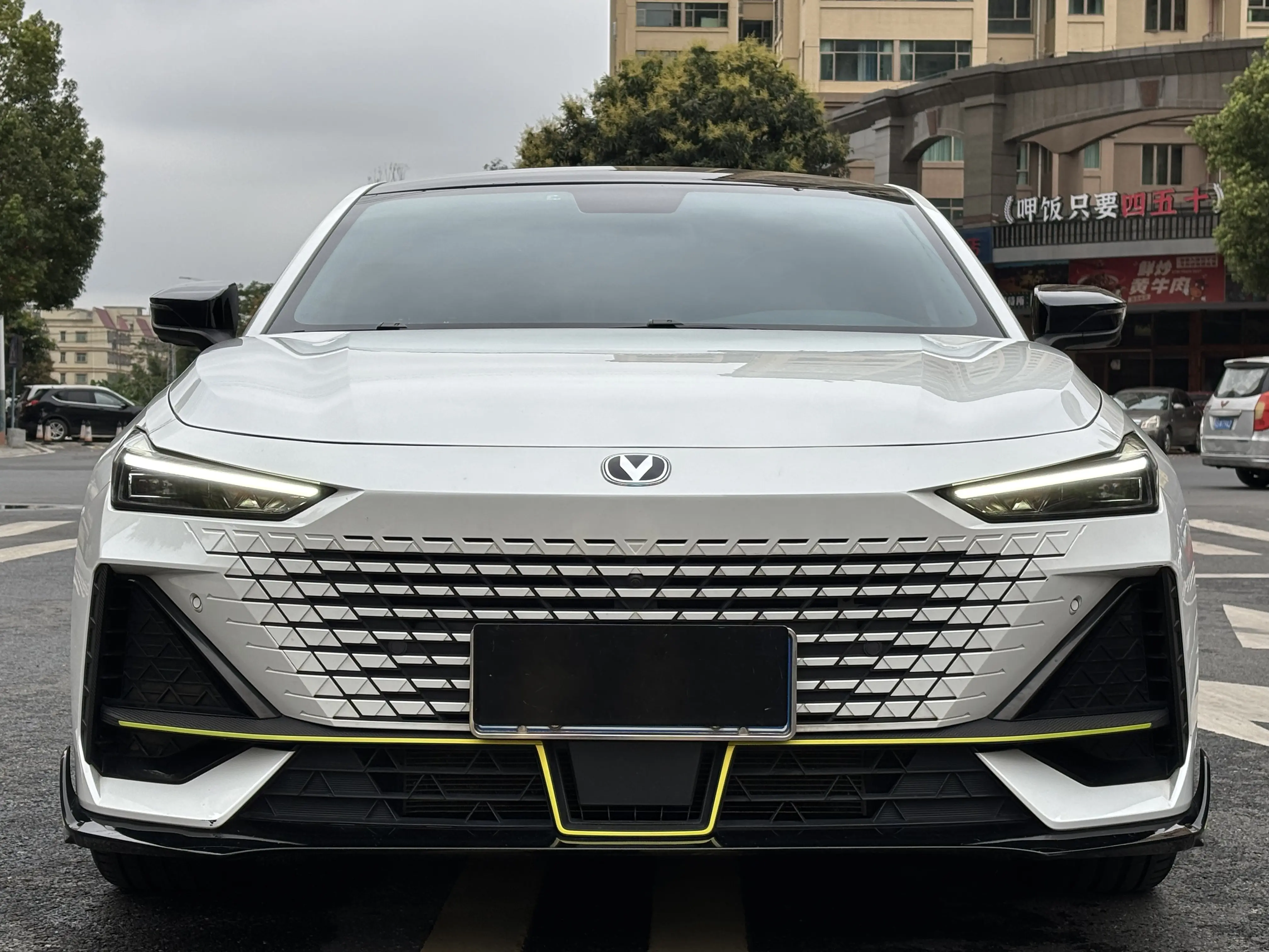 Changan UNI-V  из Китая