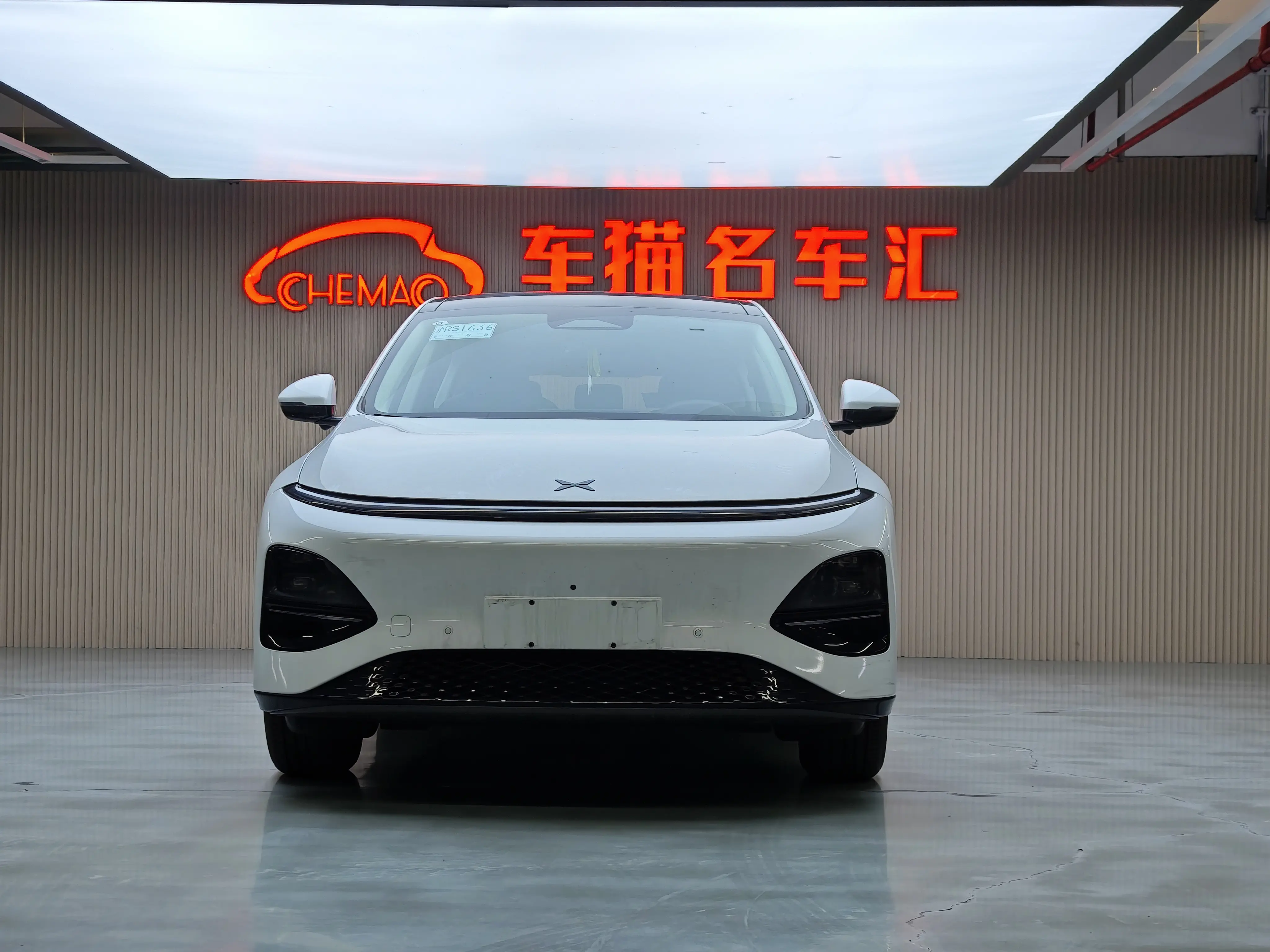 Xpeng G6  из Китая