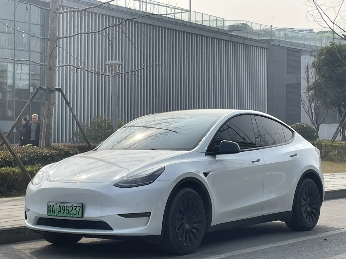 Tesla Model Y  из Китая
