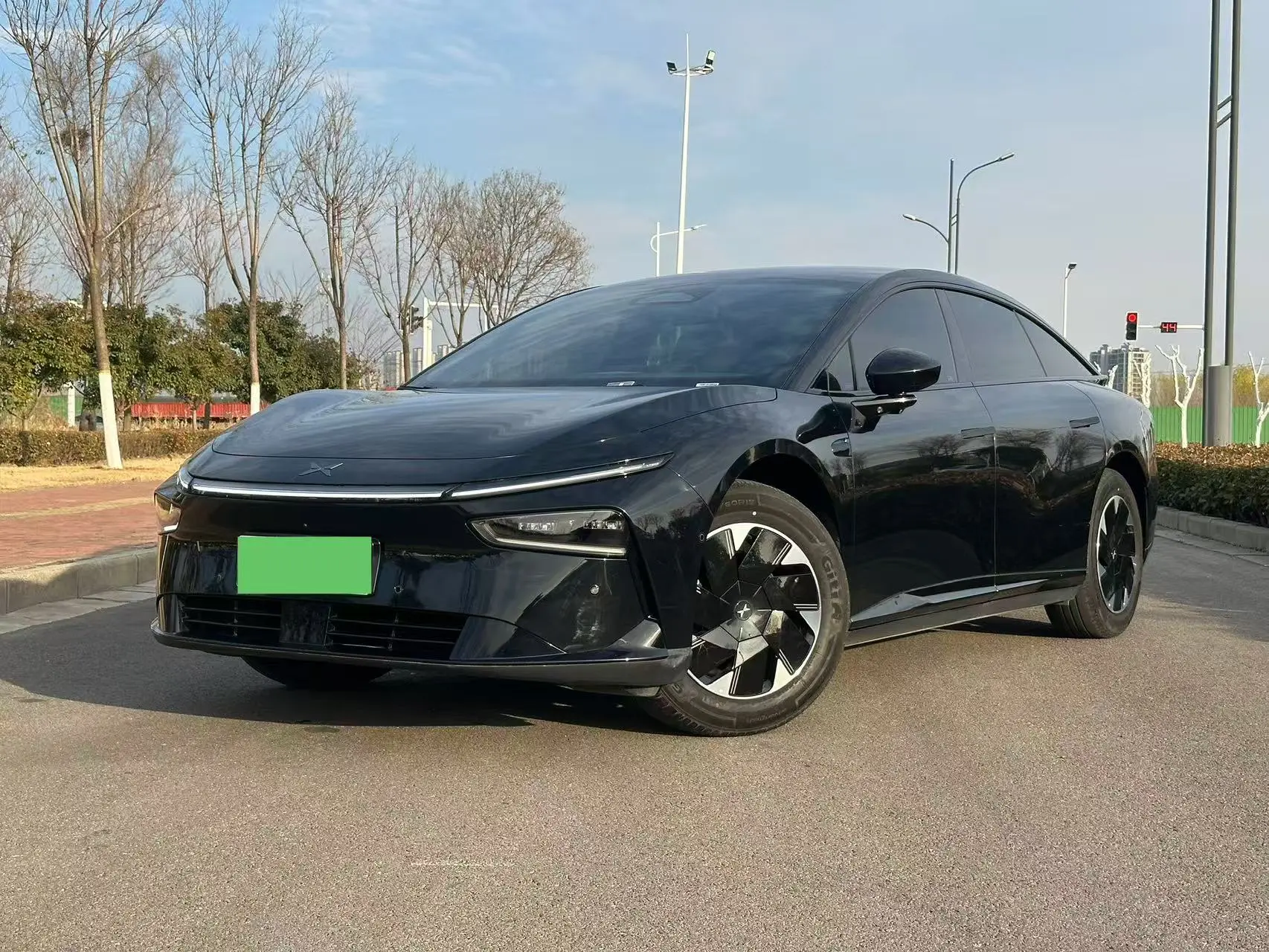 Xpeng P7+  из Китая