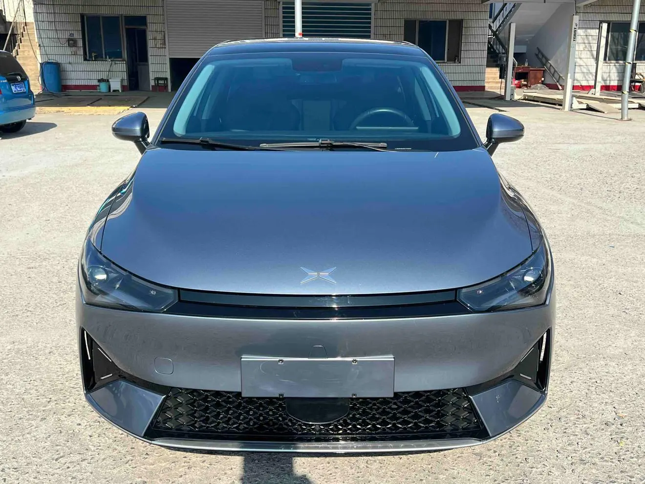 Xpeng P5  из Китая