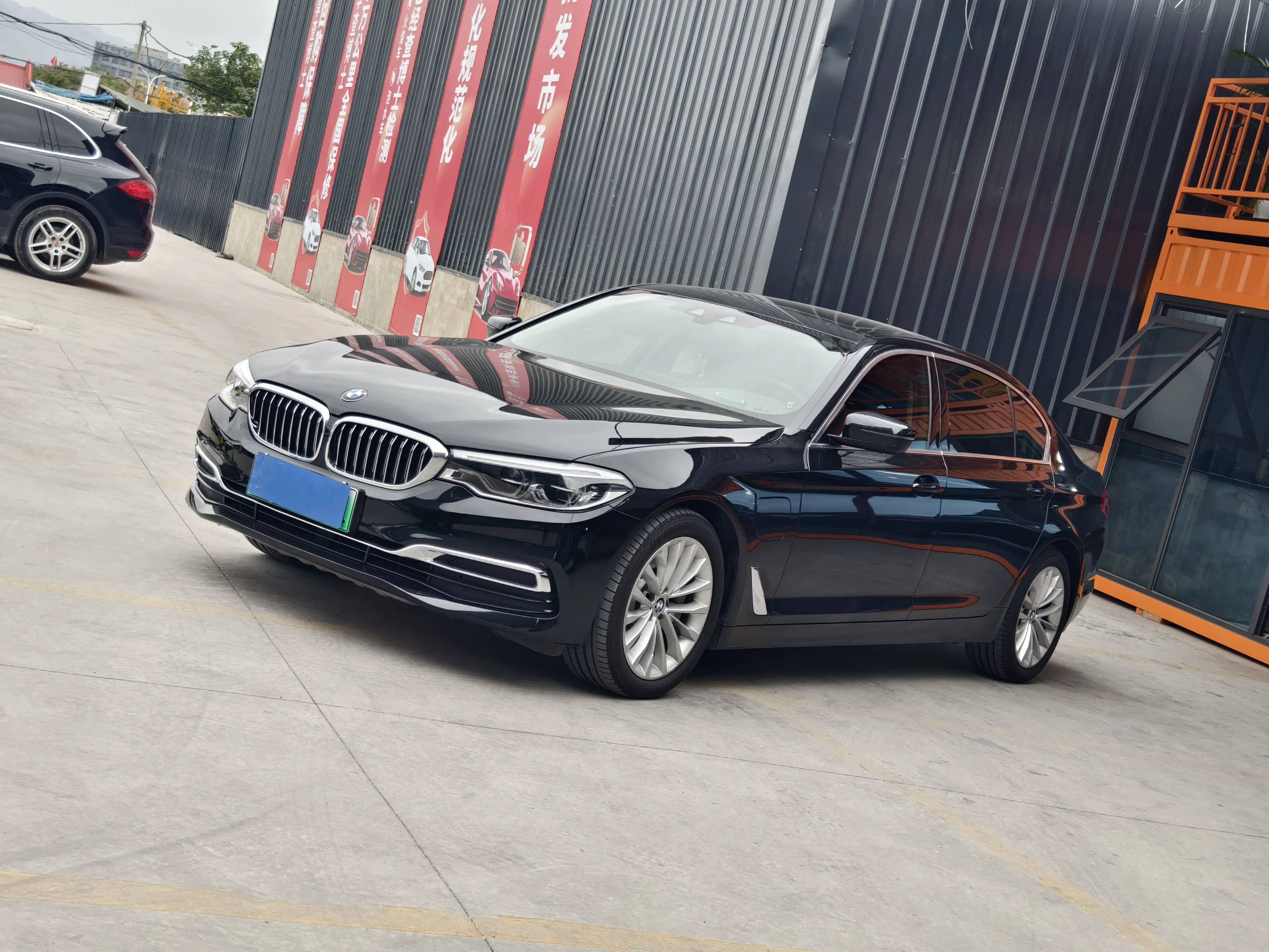 BMW 5 Series PHEV  из Китая
