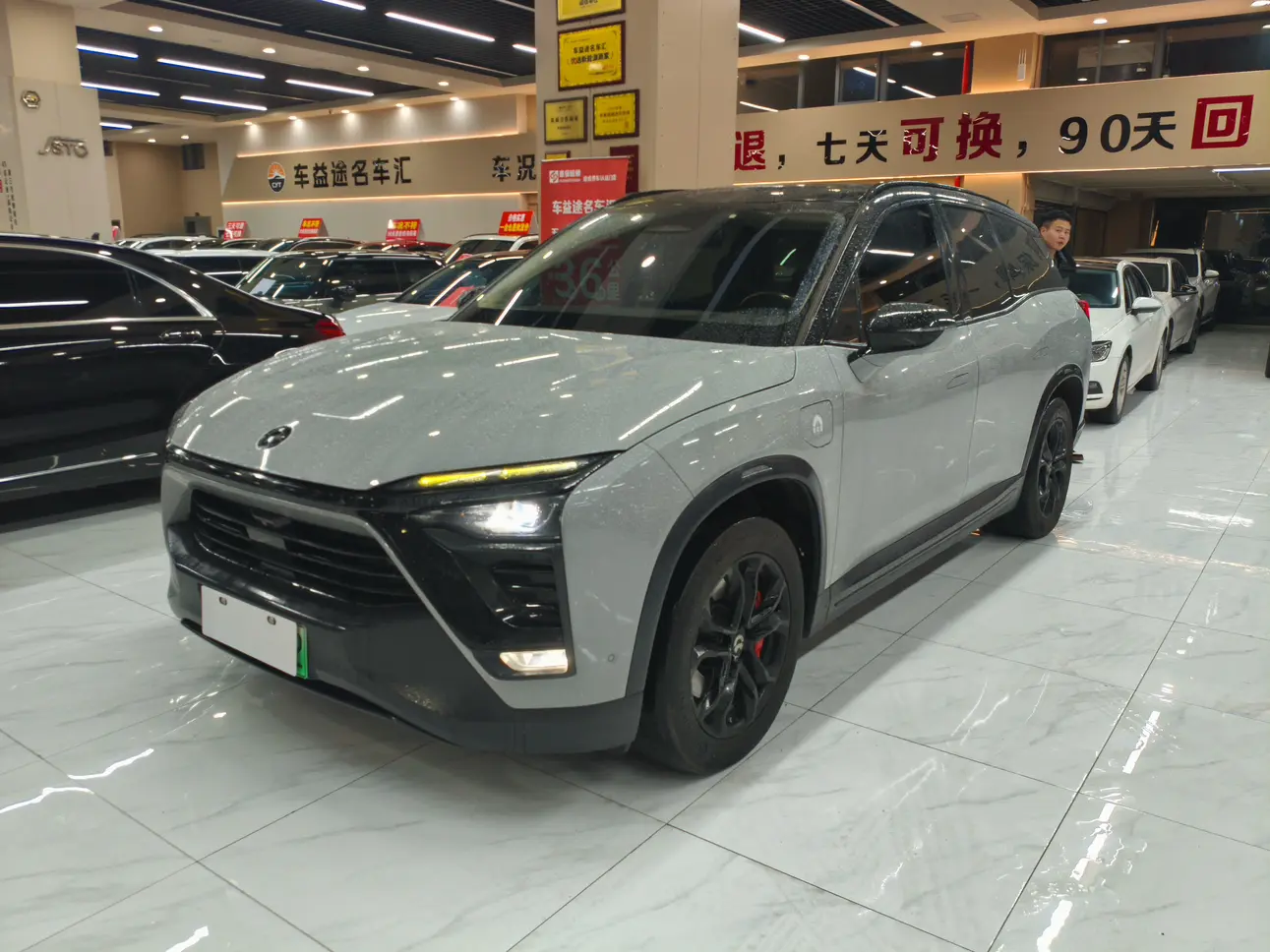 NIO ES8  из Китая