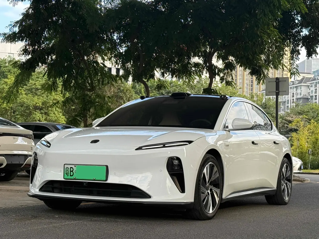 NIO ET5  из Китая