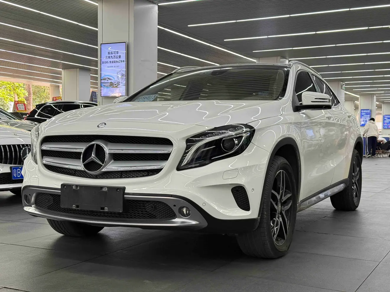 Mercedes-Benz GLA  из Китая