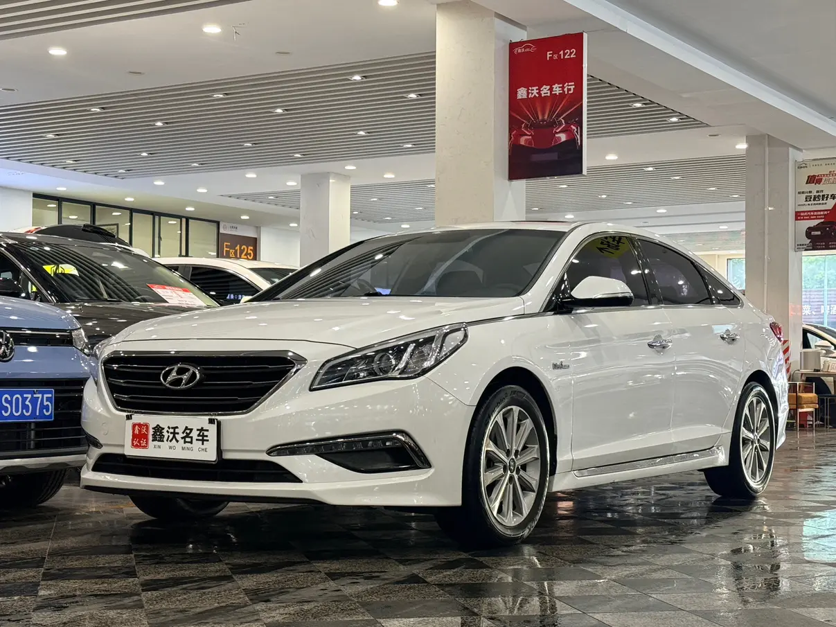Hyundai Sonata nine