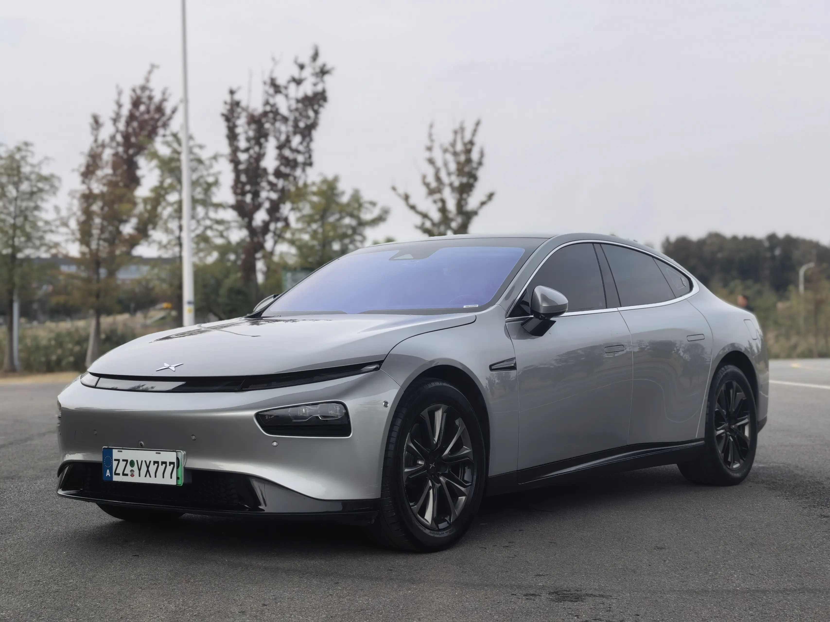 Xpeng P7  из Китая